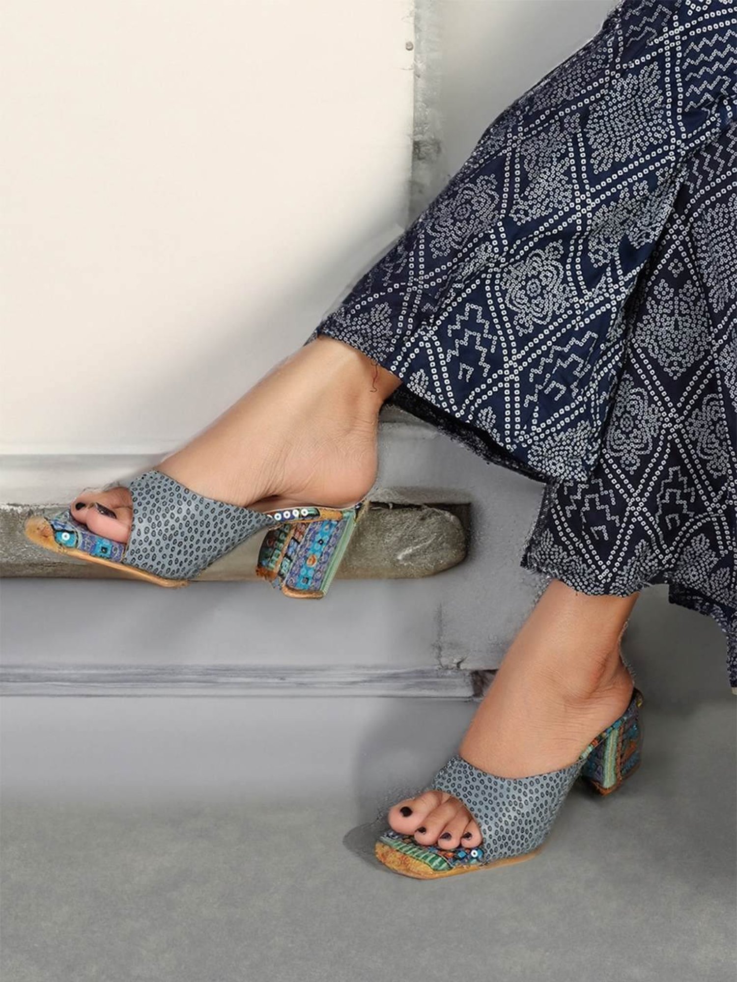 Elle Women's Grey Casual Sandals