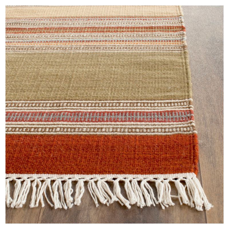 2'2"x8' Runner Swirl Loomed Rug Ivory/Black - Safavieh