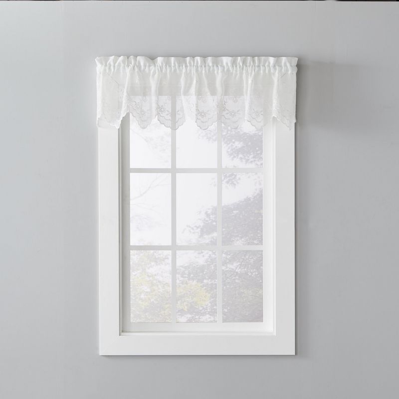 J. Queen New York Decade Gold Window Treatment