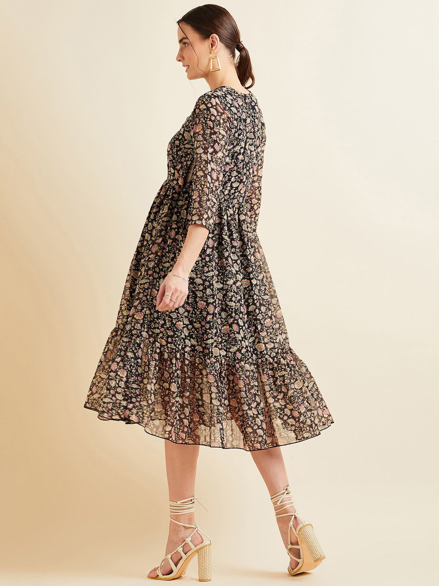 PANIT Black Floral Print Ethnic Dress