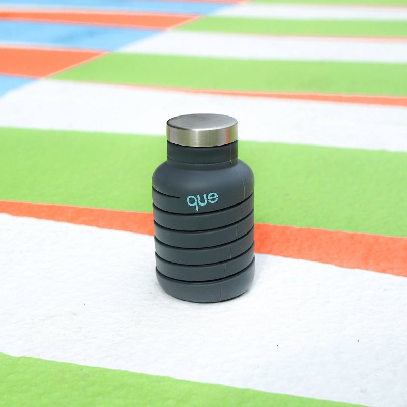 20oz que Bottle Metallic Charcoal