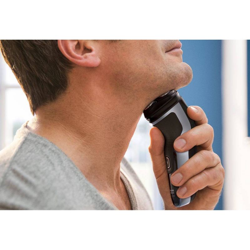 Philips Norelco Wet & Dry Men's Rechargeable Electric Shaver 2500 - S1311/82