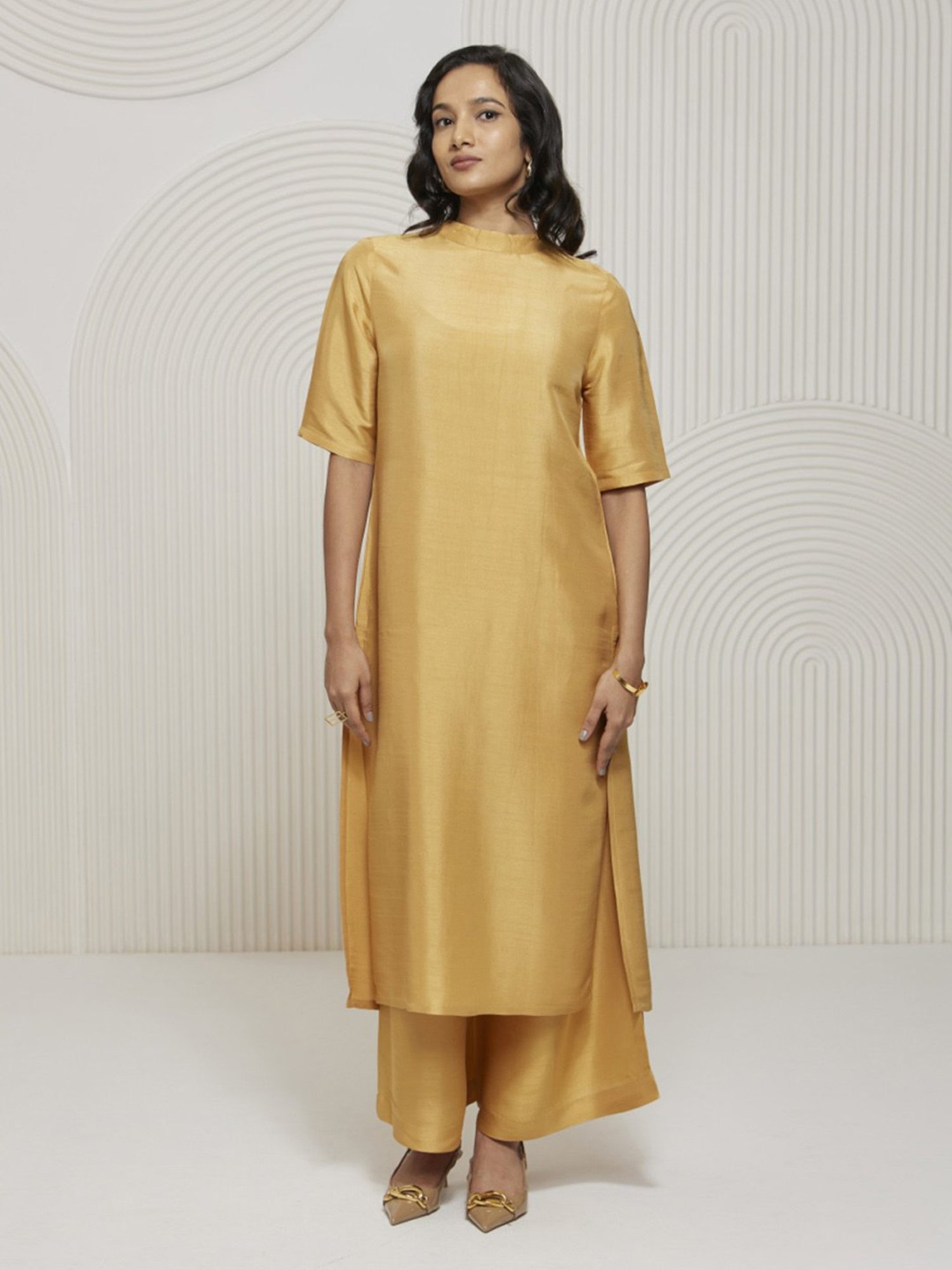 Artagai Gold Earth Elevated Basics Round Neck Kurta With Back Inverted Box Pleat & Wide Leg Trouser