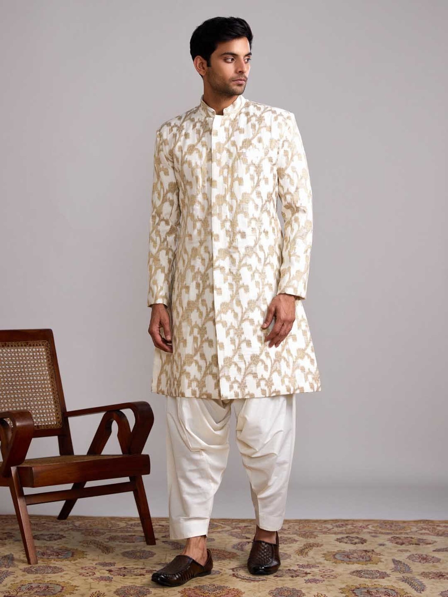 Abhishti Cream Straight Fit Banarasi Printed Kurta