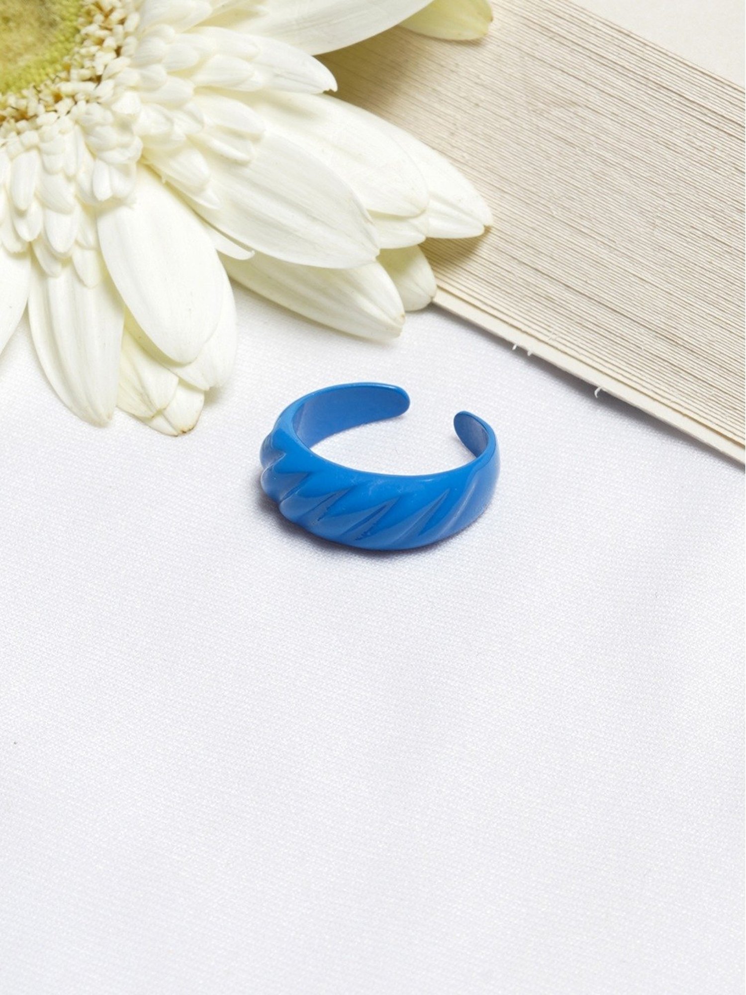 Joker & Witch Dark Blue Truffle Croissant Ring