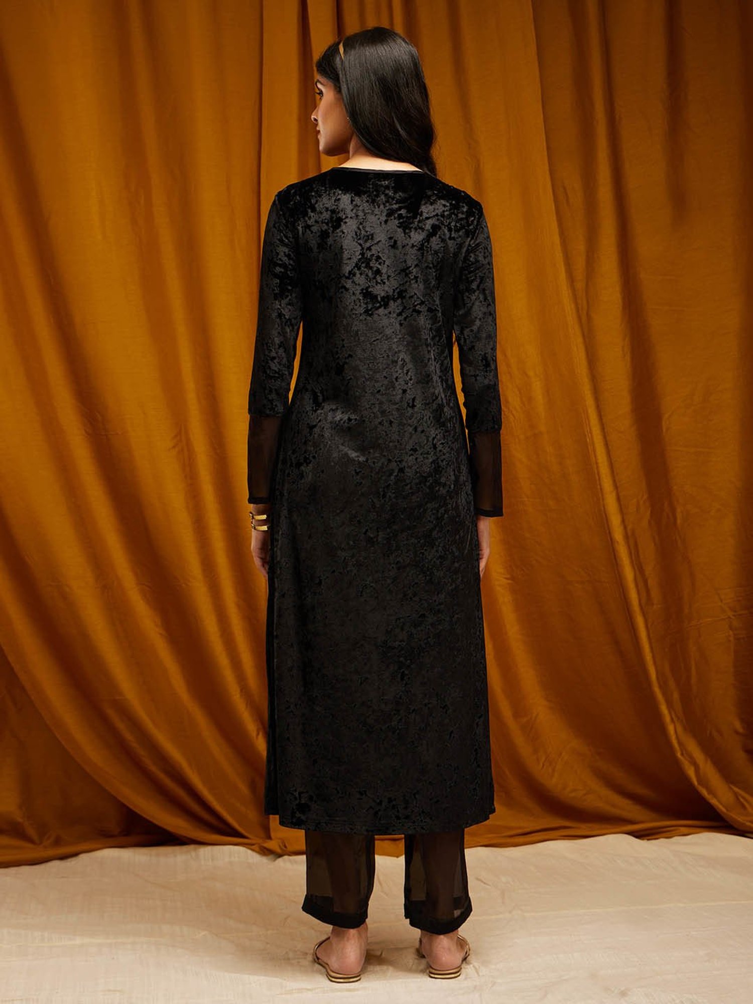 Pink Fort Black Velvet Kurta Pant Set