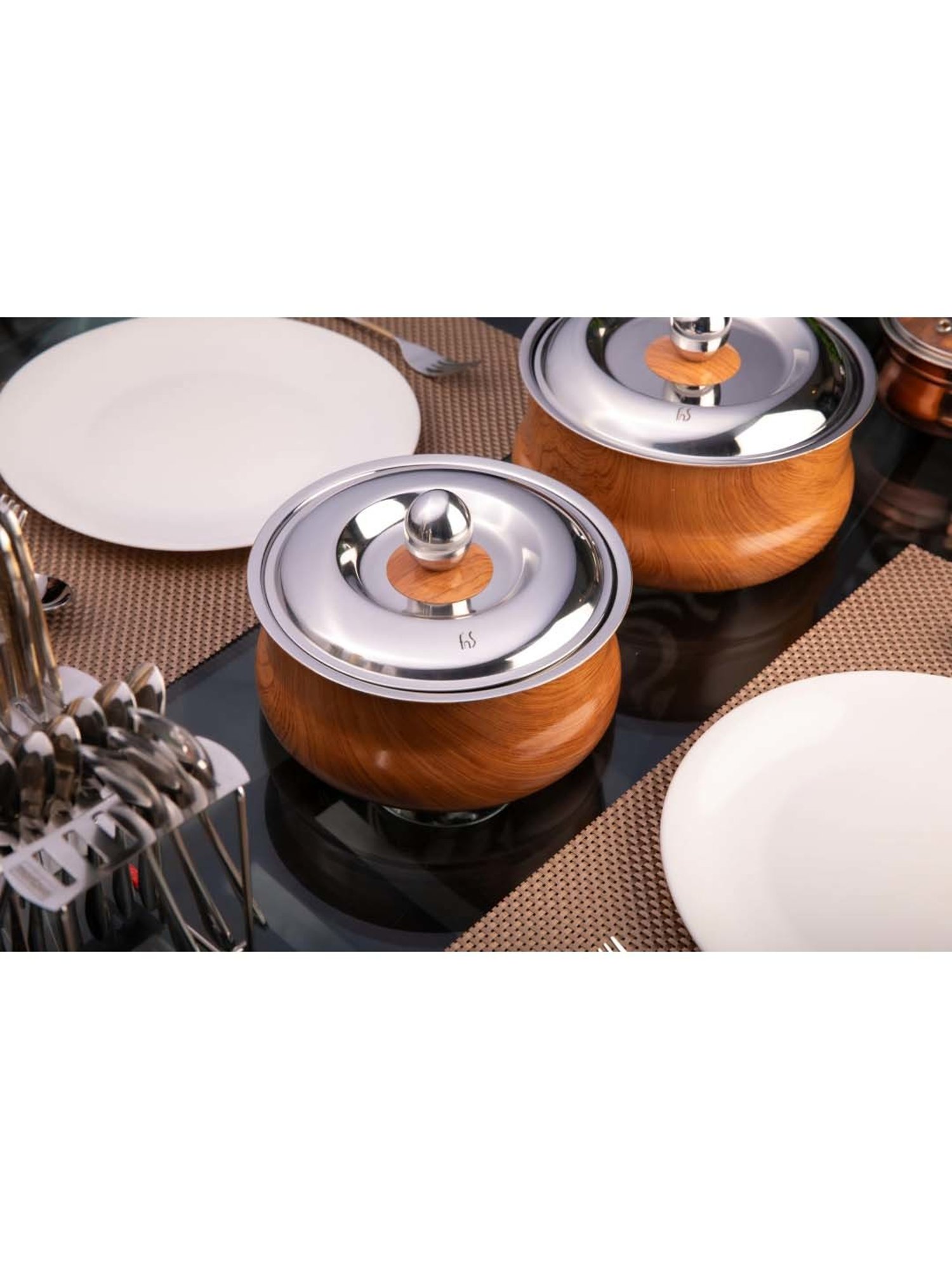 Nirlon Gas Compatible Aluminium Casserole with Bakelite Handle - 2.6 L