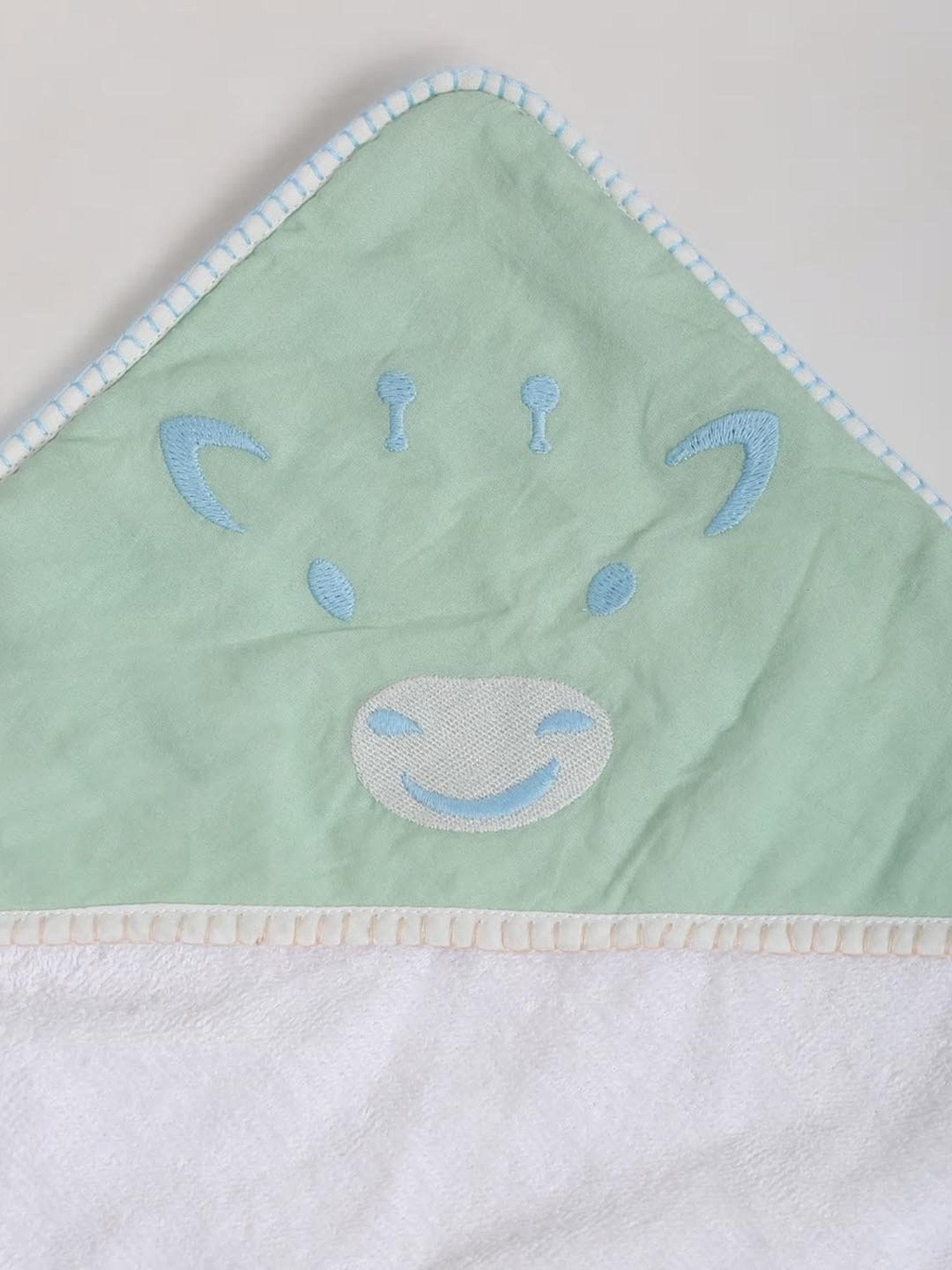 Fabindia White & Teal Cotton Embroidery Bath Towel - Set of 1