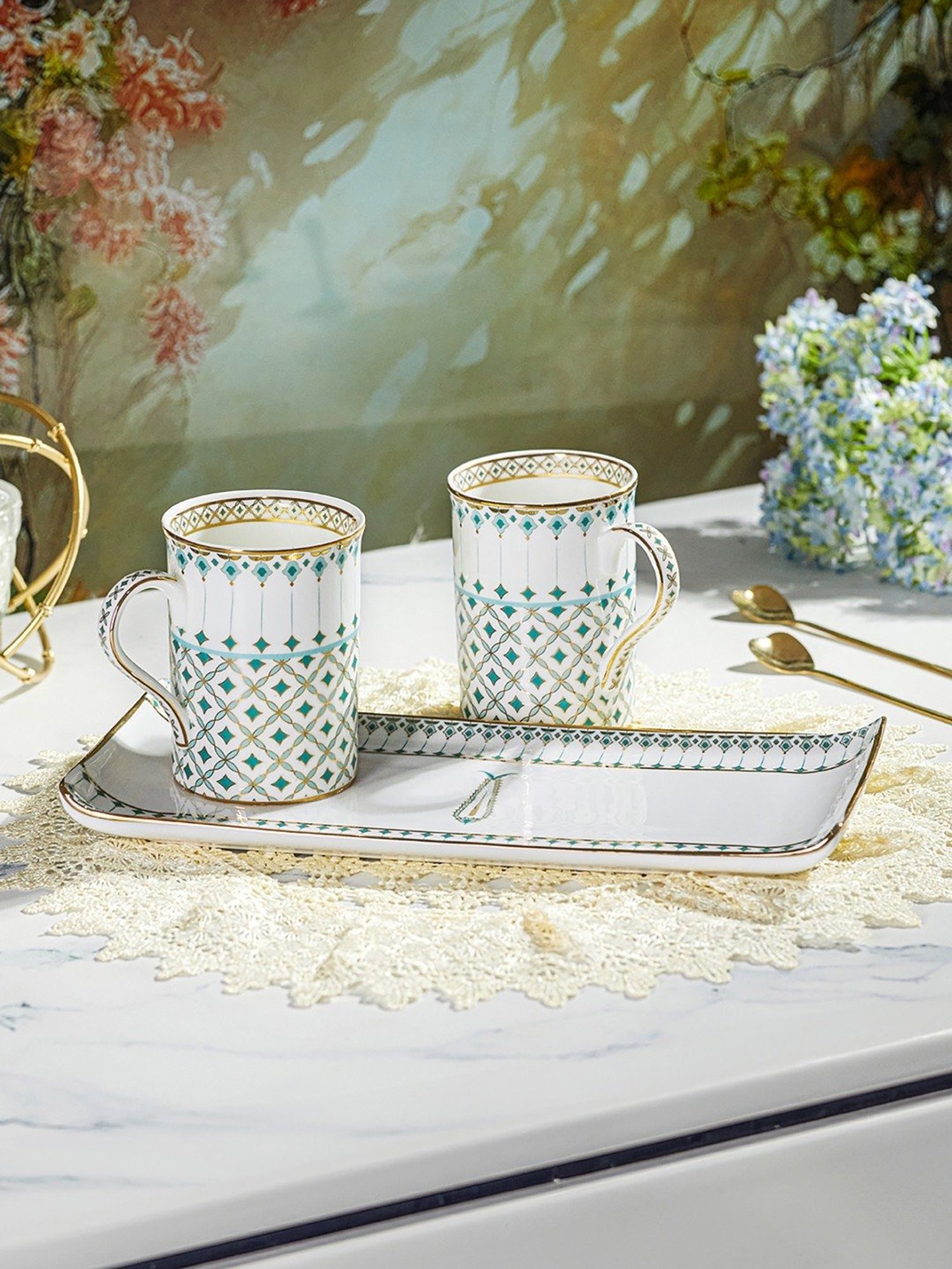 Trovea's Momentum 24K Gold Green Ceramic Mugs and Tray - Set of 2