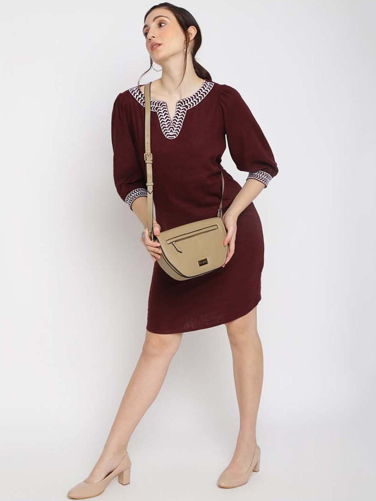 KLEIO Beige Solid Medium Sling Handbag