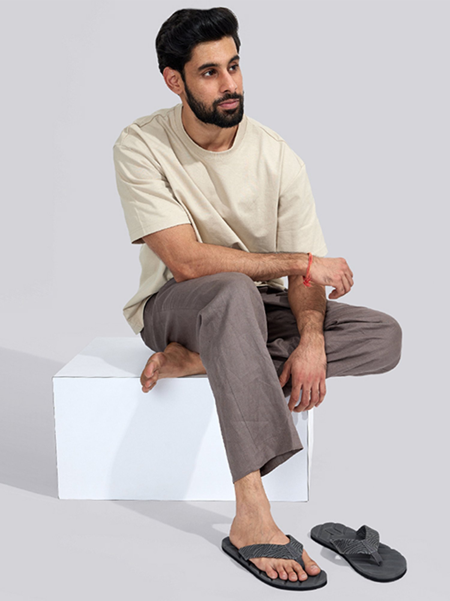 Neemans Men's Grey Flip Flops