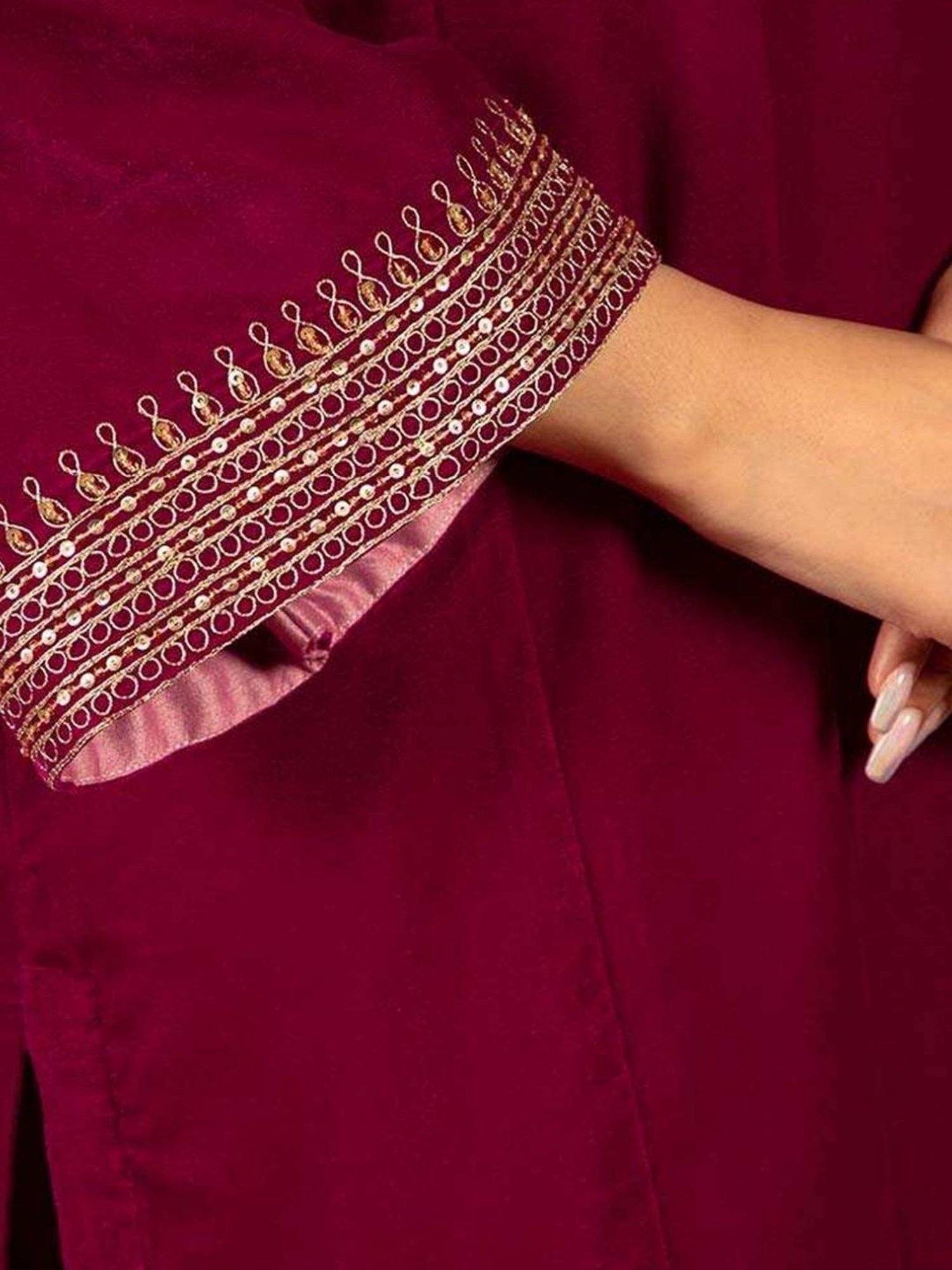 Priya Chaudhary Magenta Naaz Embroidred Silk Velvet Kurta
