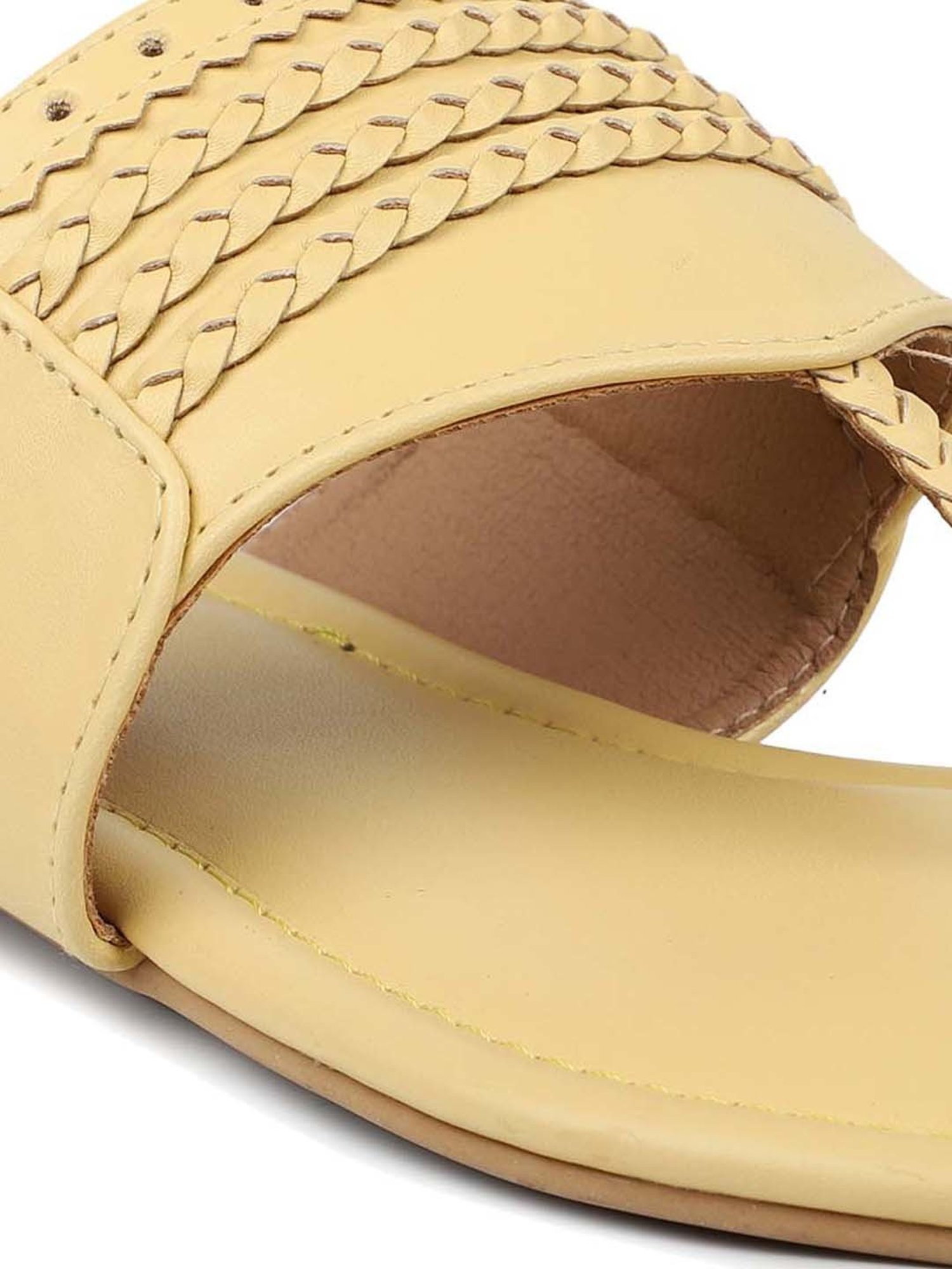 Design Crew Women's Cream Toe Ring Sandals