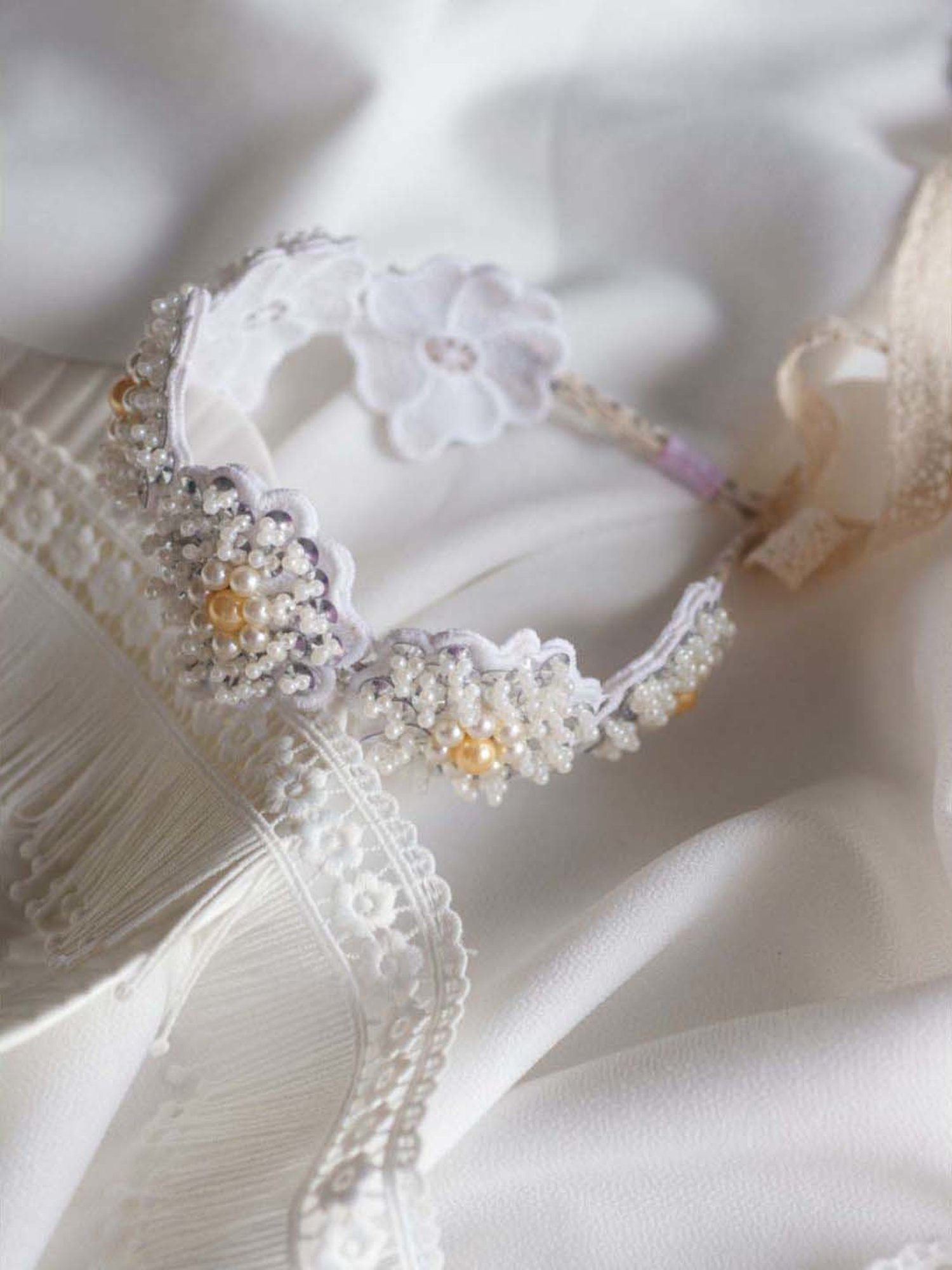 Choko Off White Embellished Hair Band