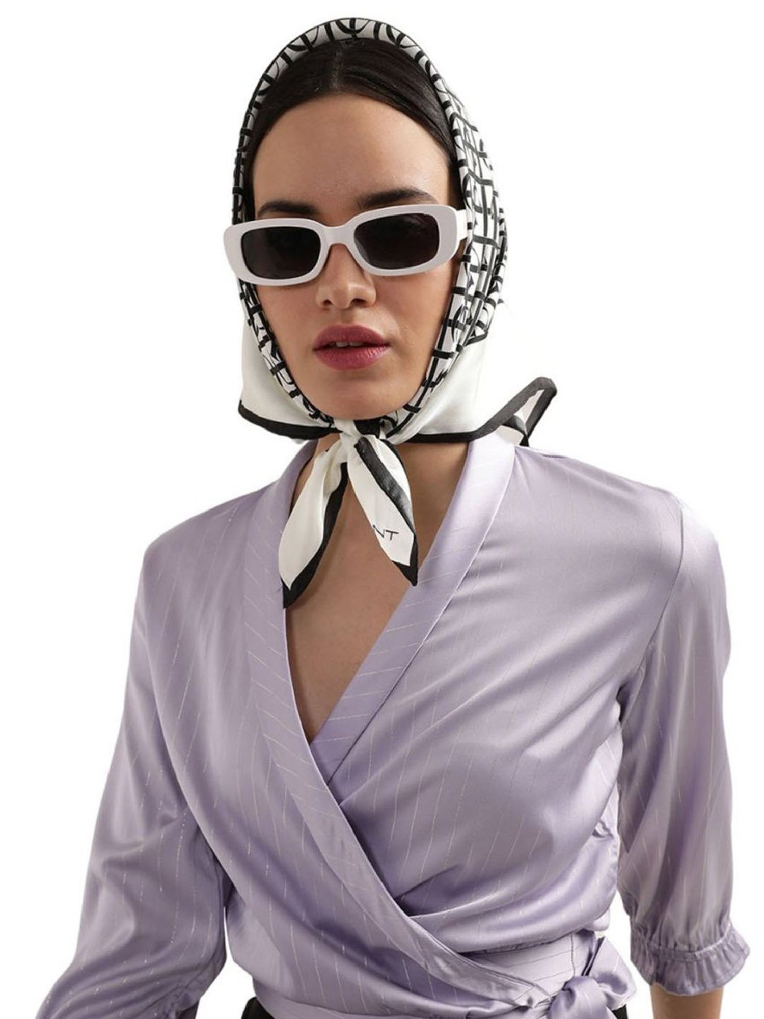 Gant White Logo Scarf (Medium)