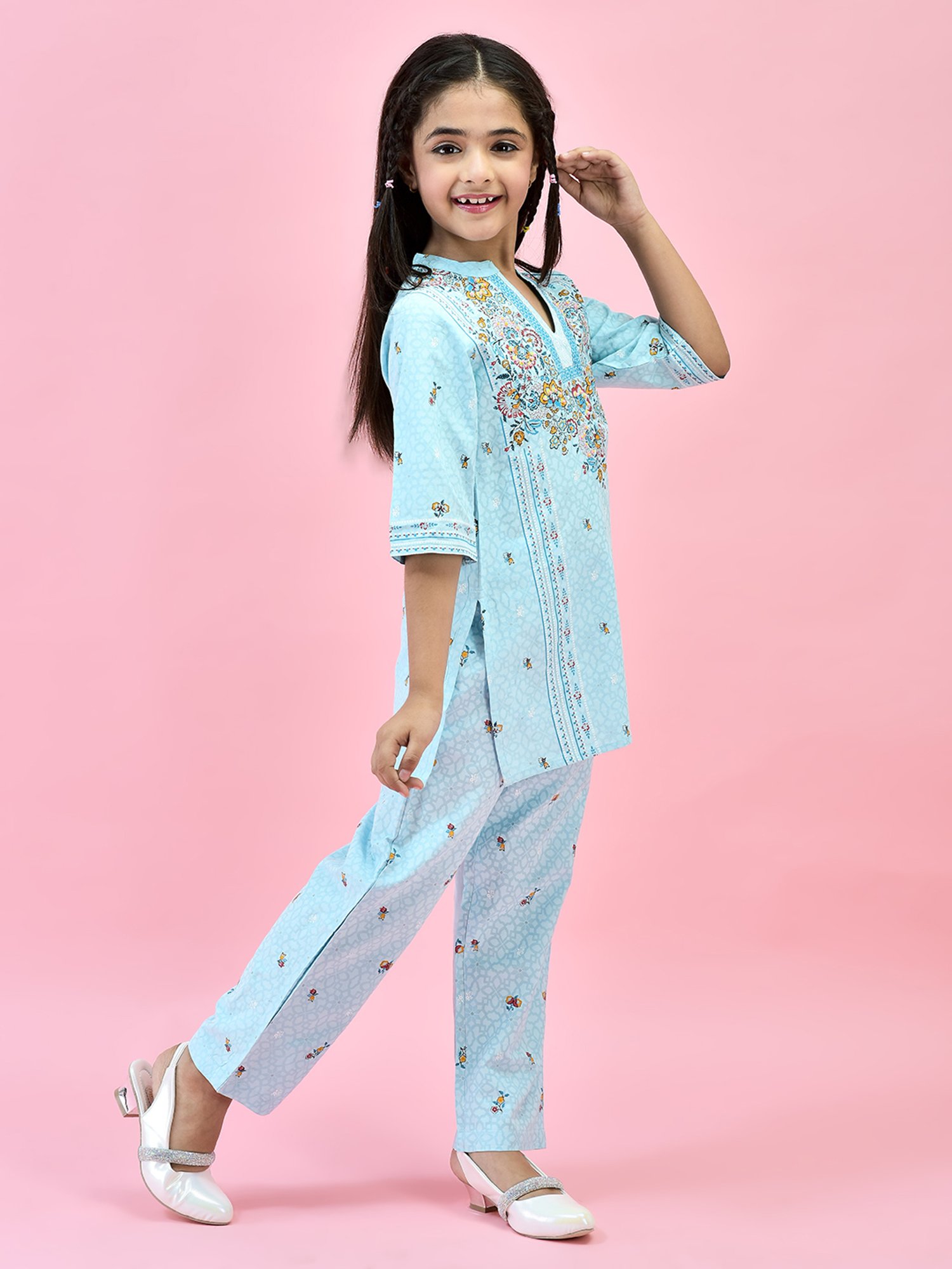 Juniper Girls Blue Floral Print Kurta With Pants