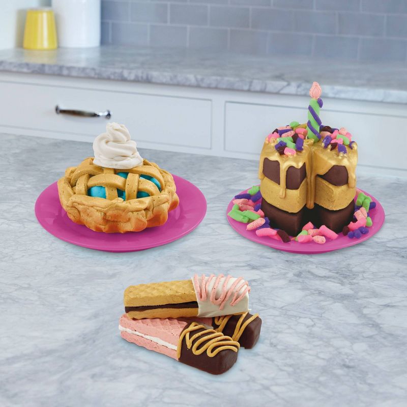 Play-Doh Gold Collection Gold Star Baker Playset