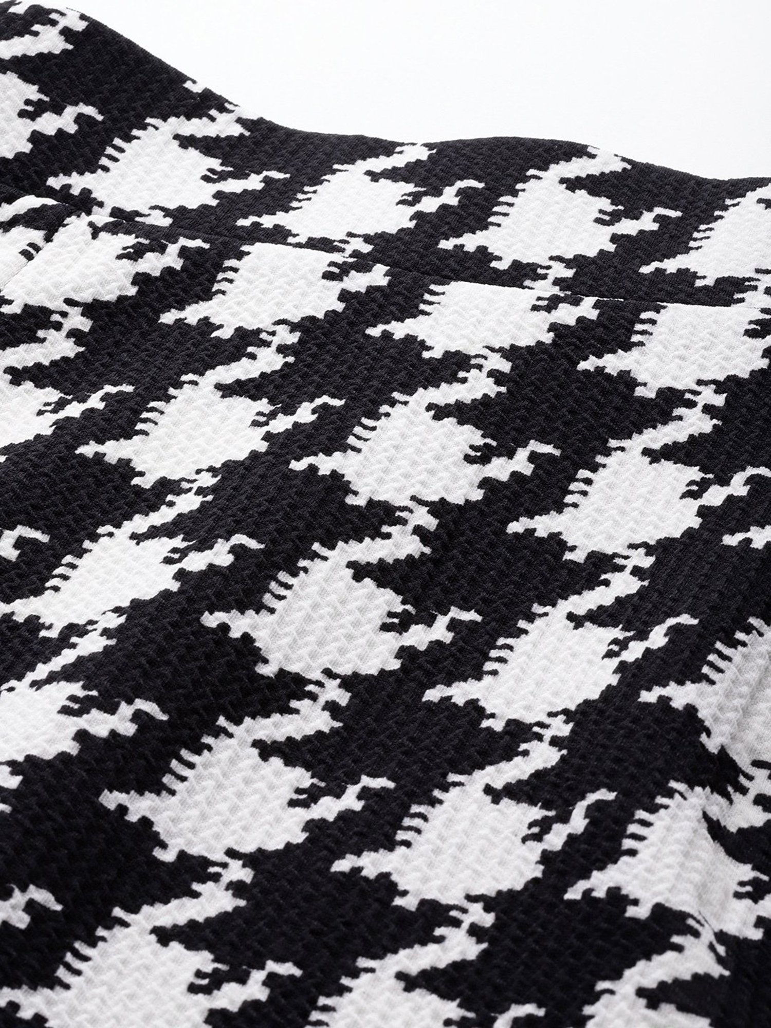 Qurvii Black Printed Maxi Skirt