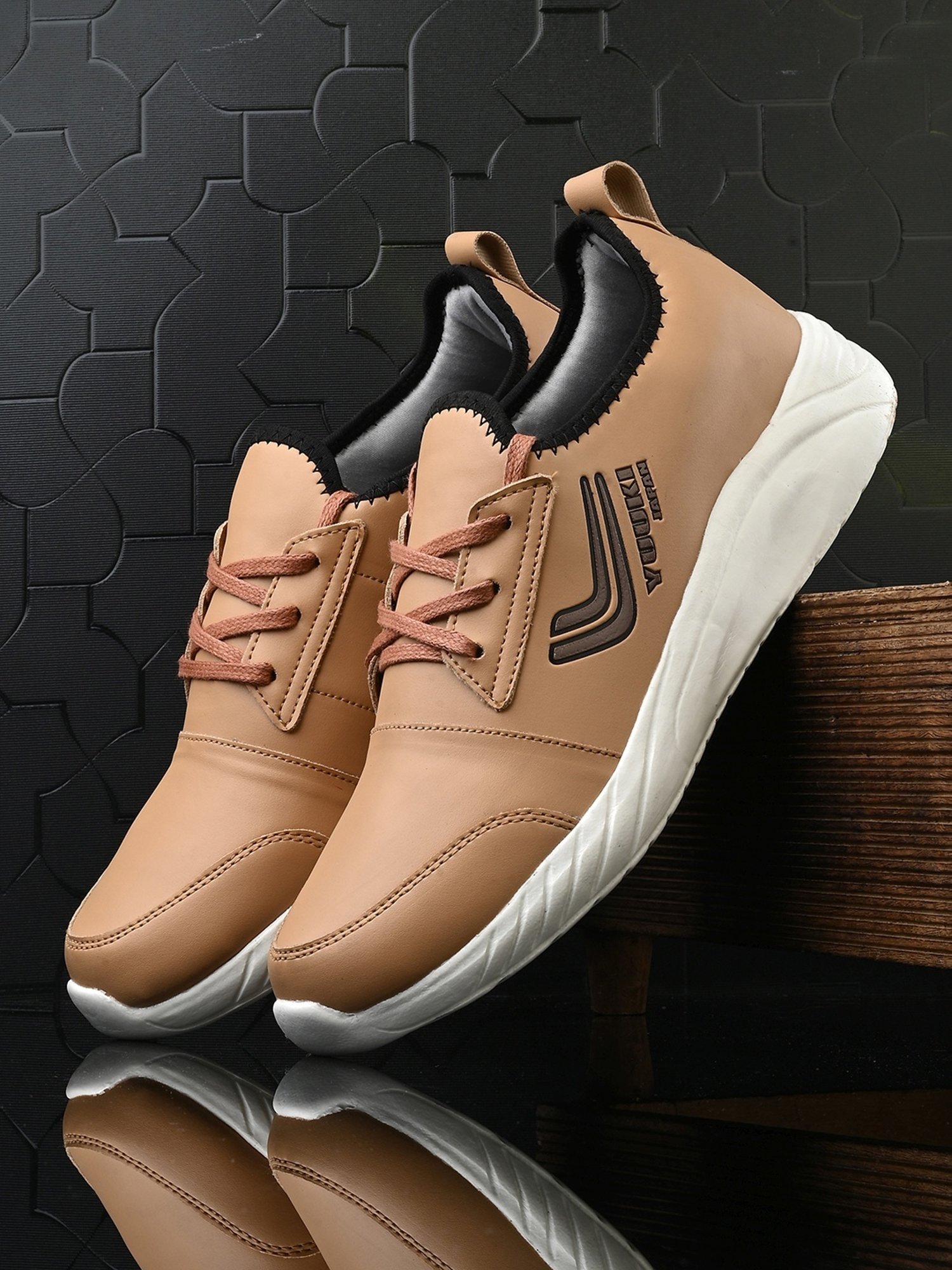Yuuki Men's Camel Running Shoes