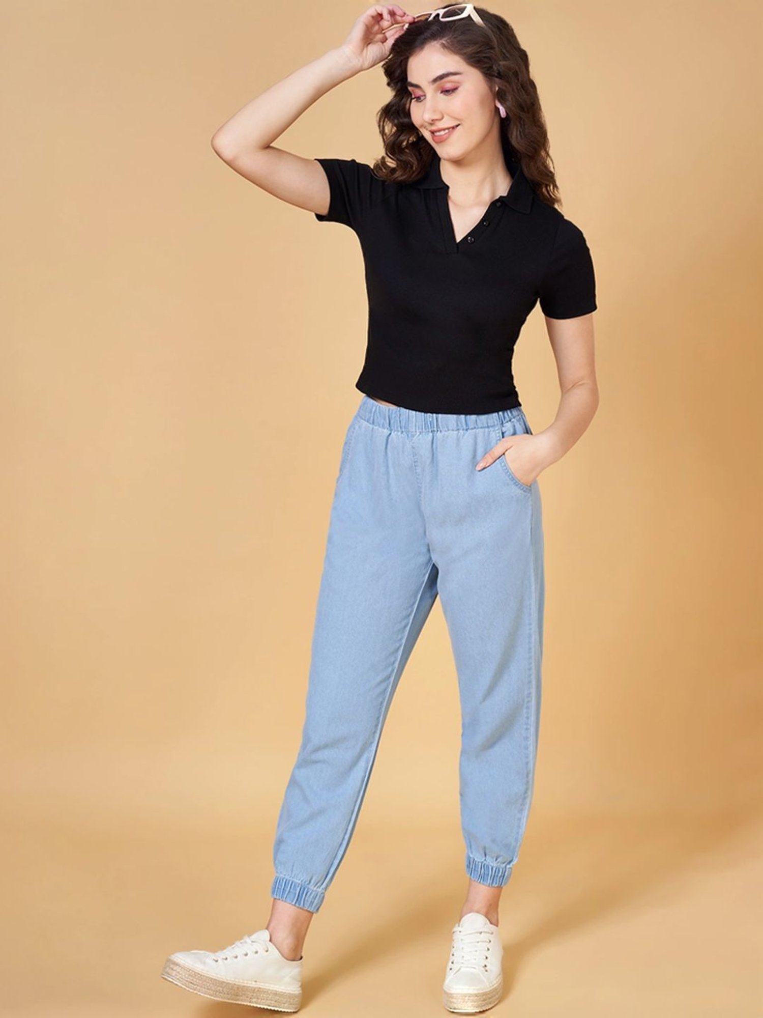 People by Pantaloons Black Slim Fit T-Shirt