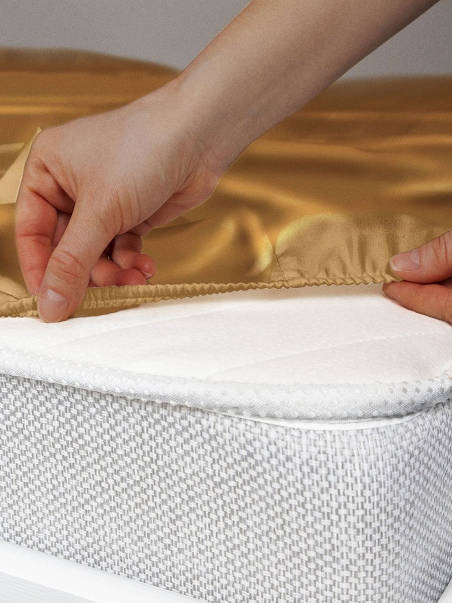 Stoa Paris Eternal Glow Gold 300 TC Polyester Single Fitted Sheet with 1 Pillow Cover