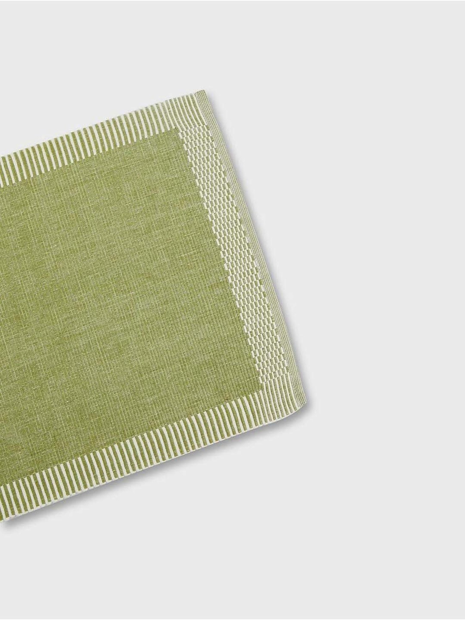 Table Runner with 4ct Placemats - Bullseye's Playground™