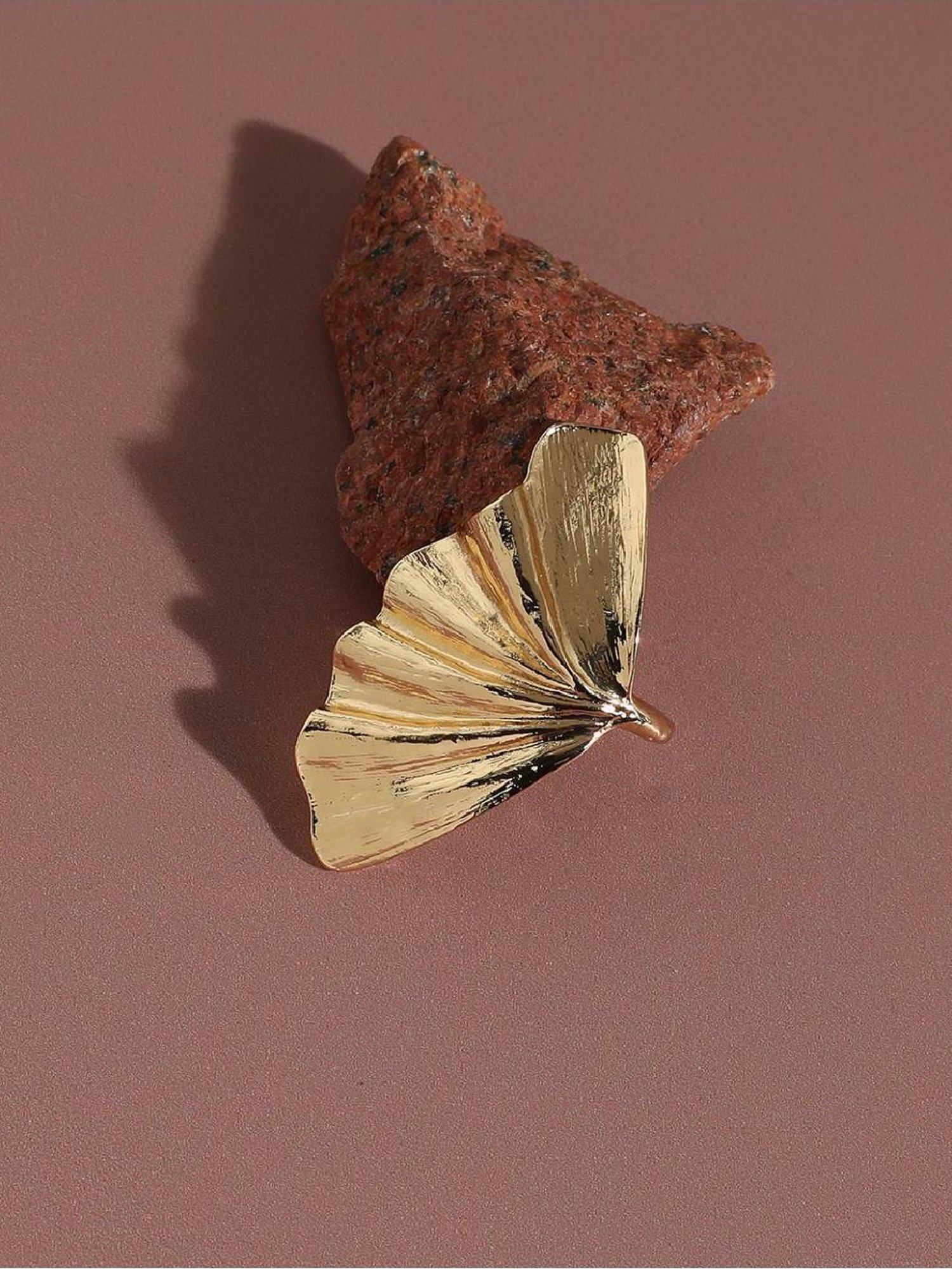 Sohi Gold-Plated Statement Finger Ring