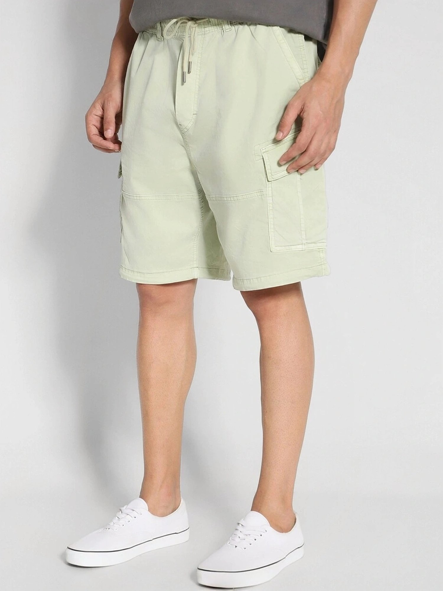 American Eagle Green Cotton Regular Fit Cargo Shorts