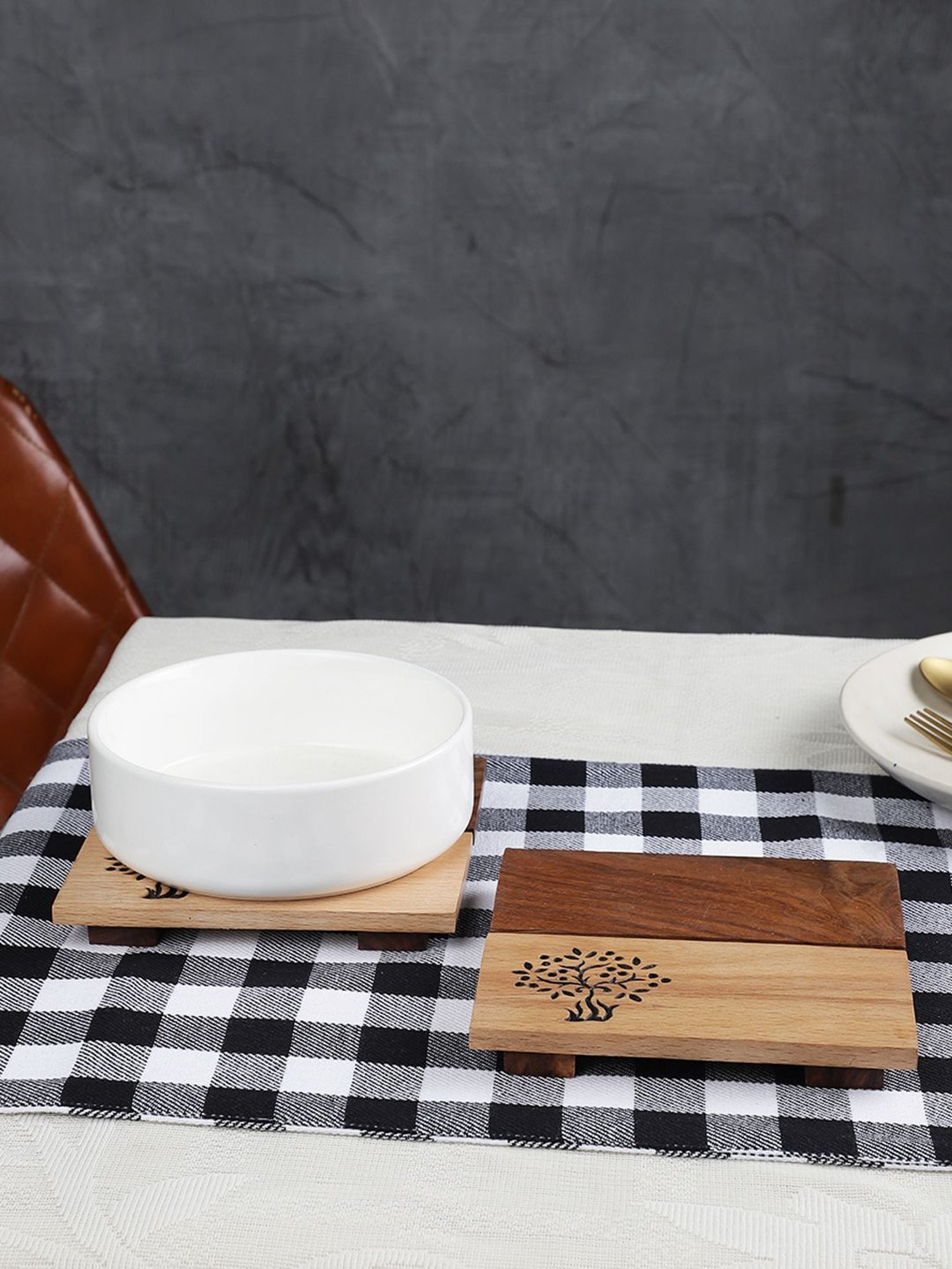 BERGHOFF Leo Pink Silicone Trivet - Set of 1