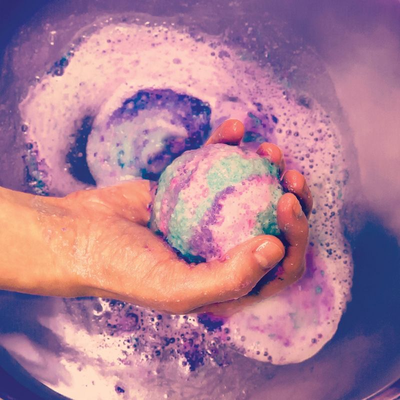 YOUniverse 17pc Galactic Bath Bomb Craft Activity Kit