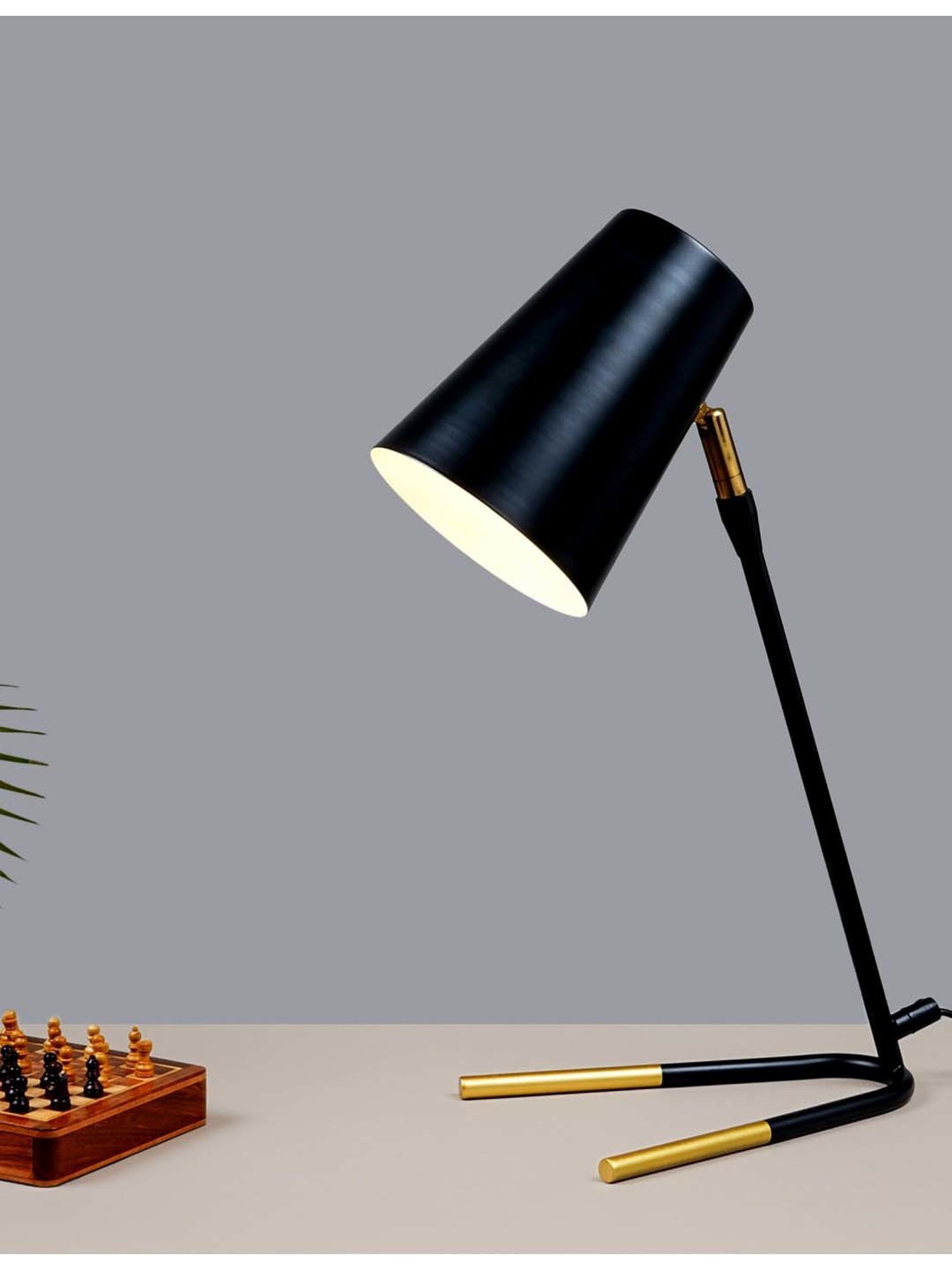 Kapoor E Illuminations 'Bow' Black & Golden Metal Desk Light - Set of 1