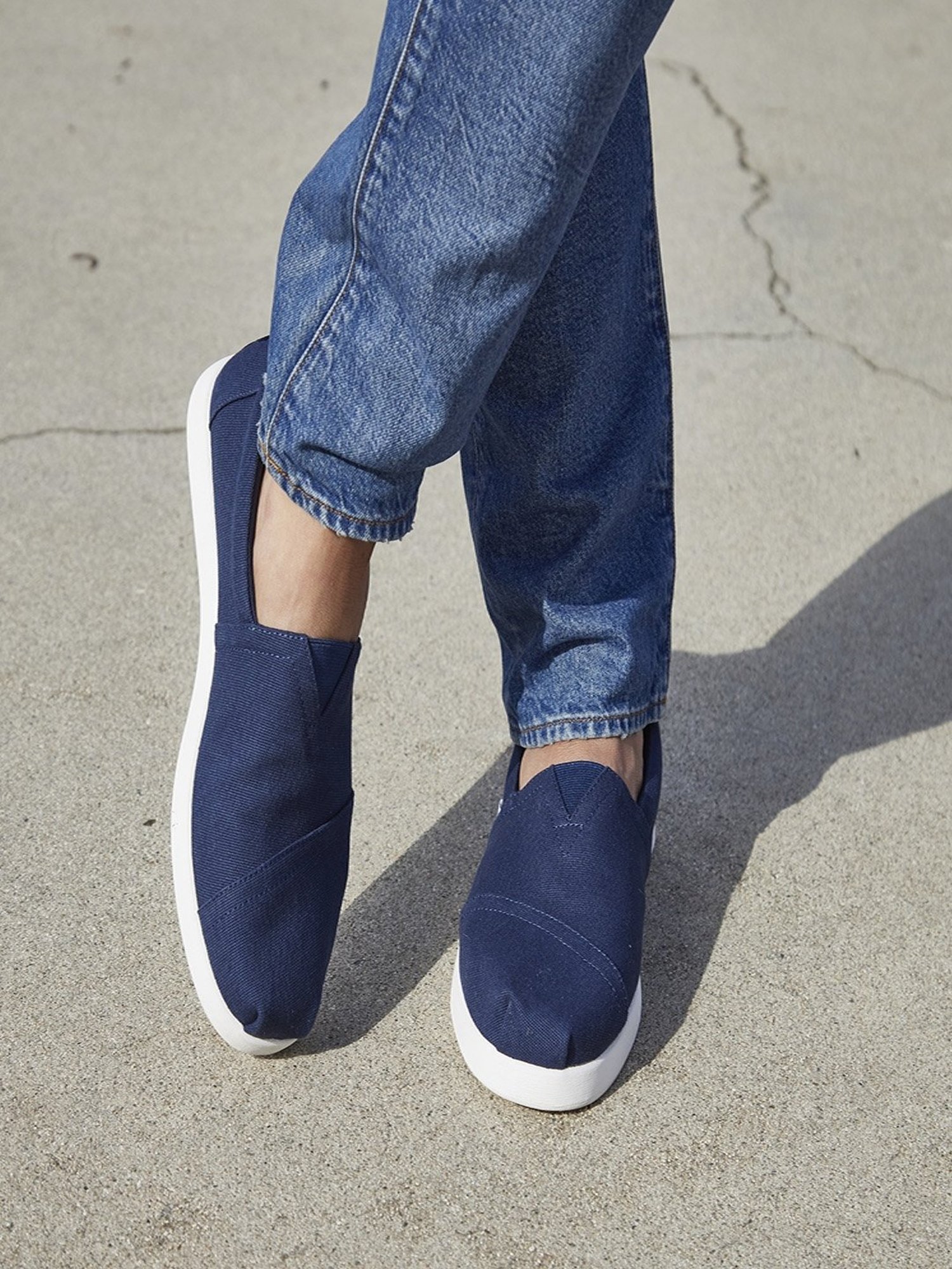 Toms Men's ALP FWD Navy Loafers