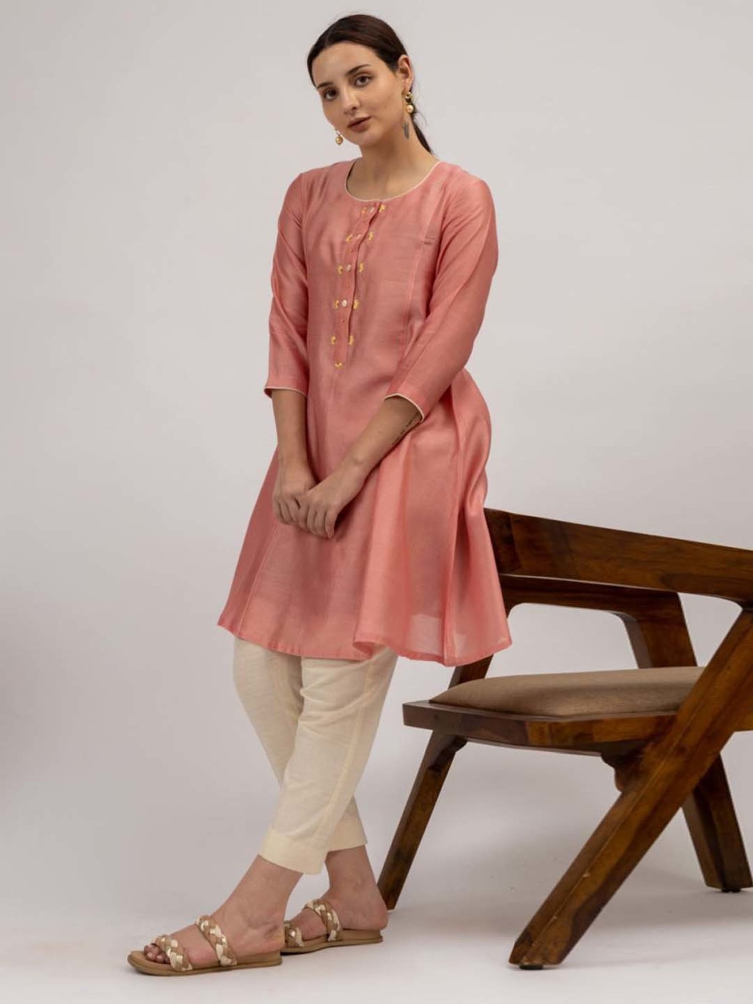 Mushio Pink Nina Hand Embroiderd Chanderi Silk Kurta With Slip