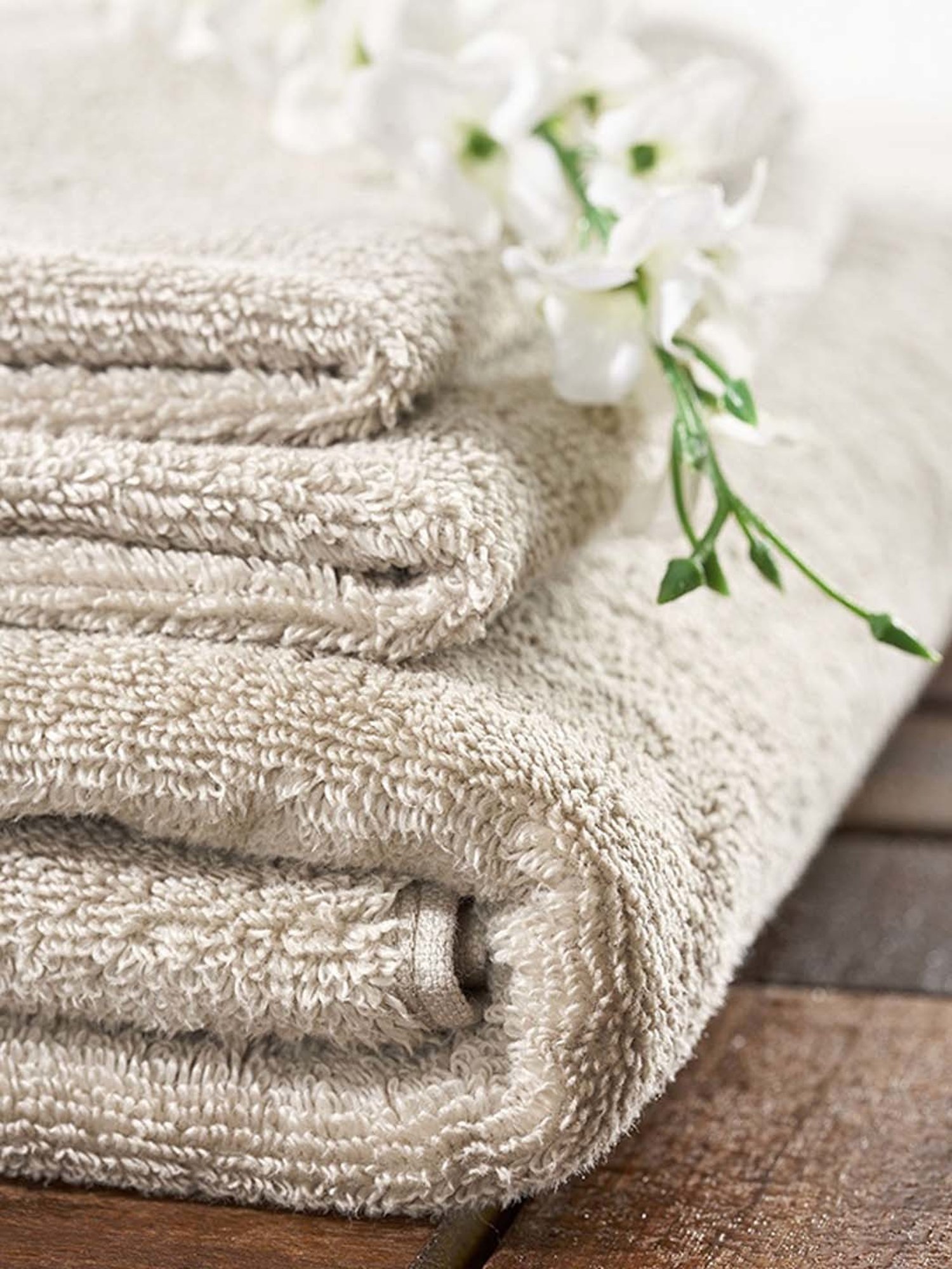 DDECOR Live Beautiful Light Grey Cotton 625 GSM Hand Towel - Set of 1