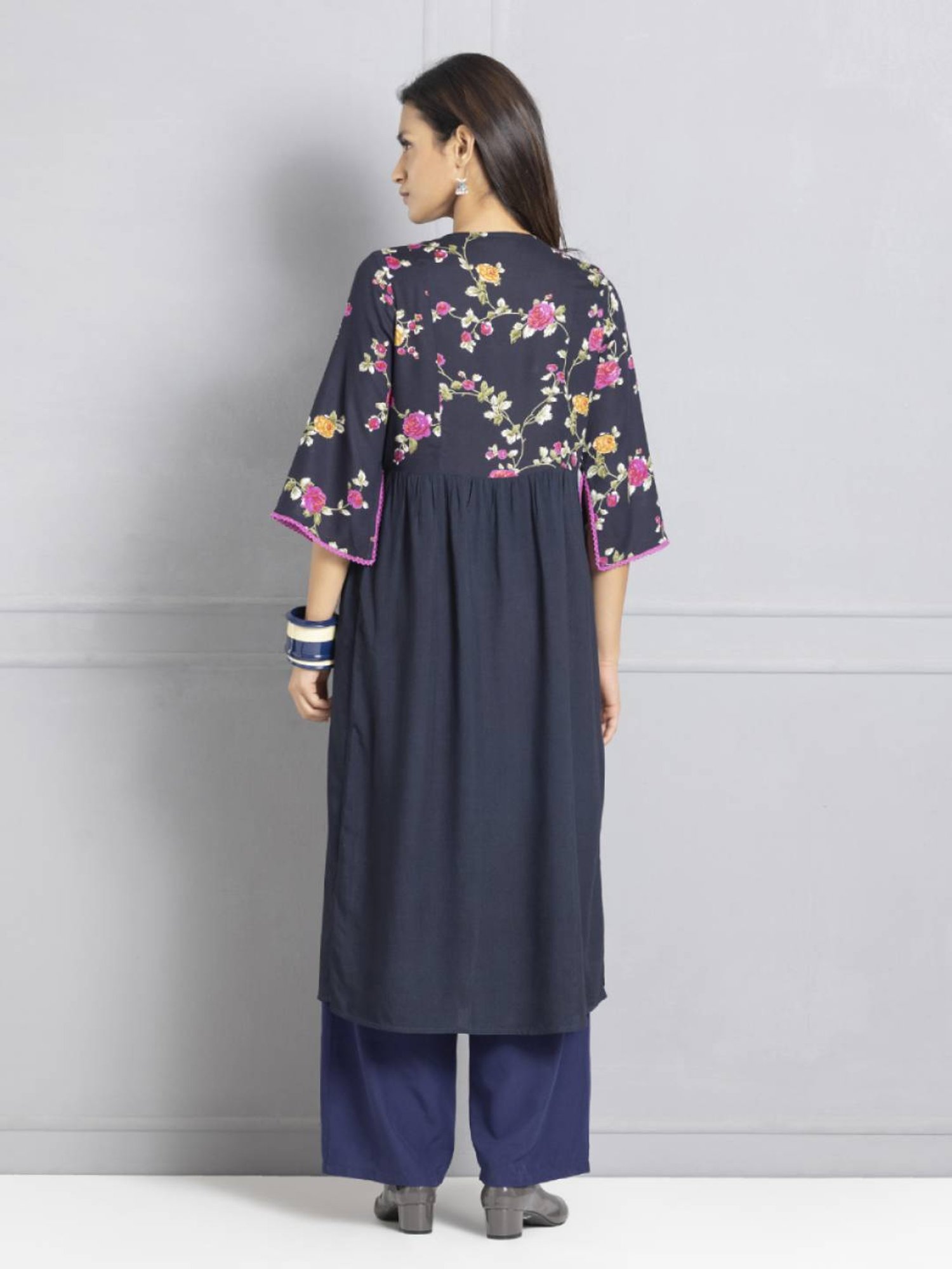 SHAYE Blue Floral Print Kurta