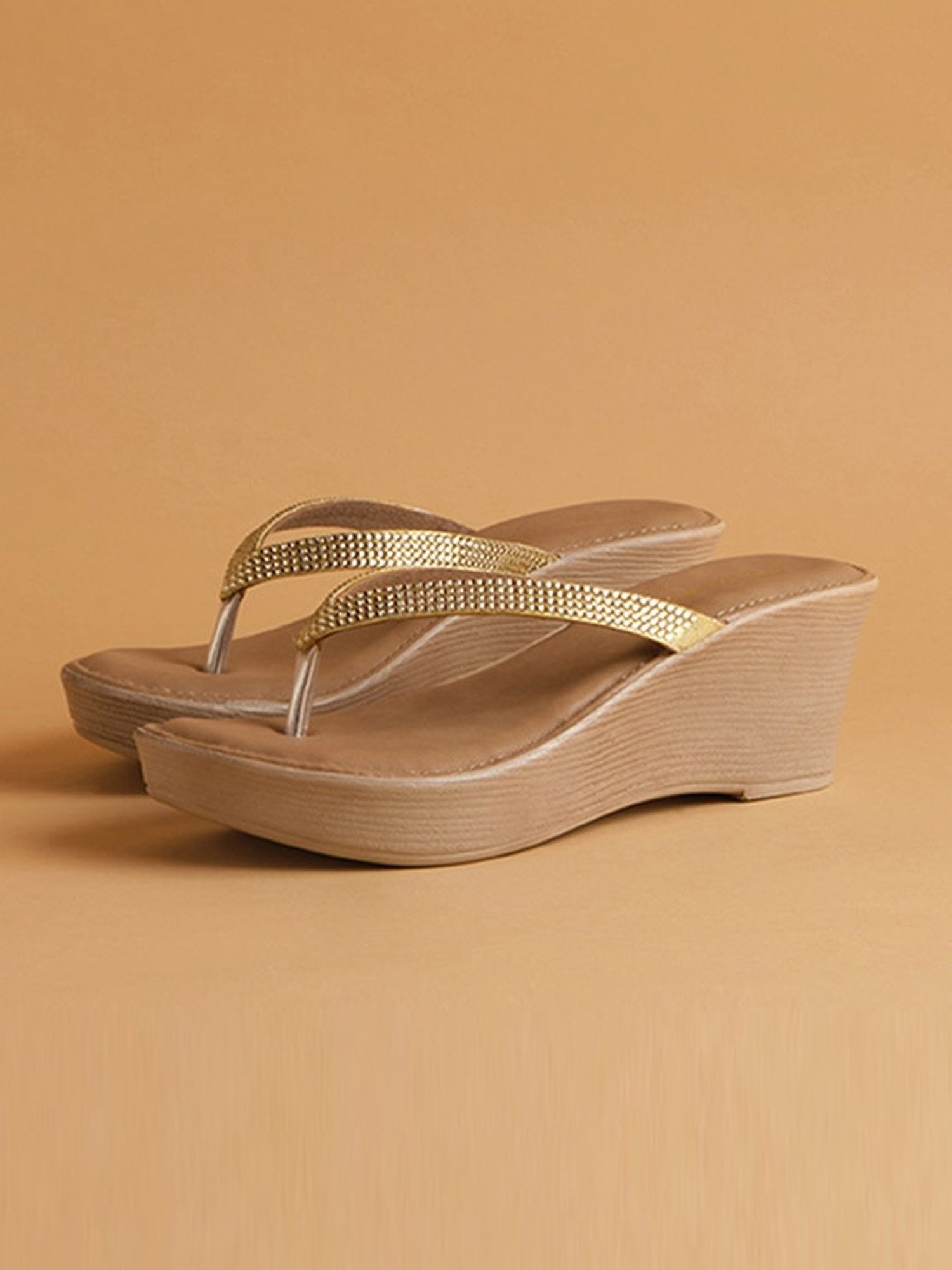 Eridani Women's Hailey Gold Thong Wedges