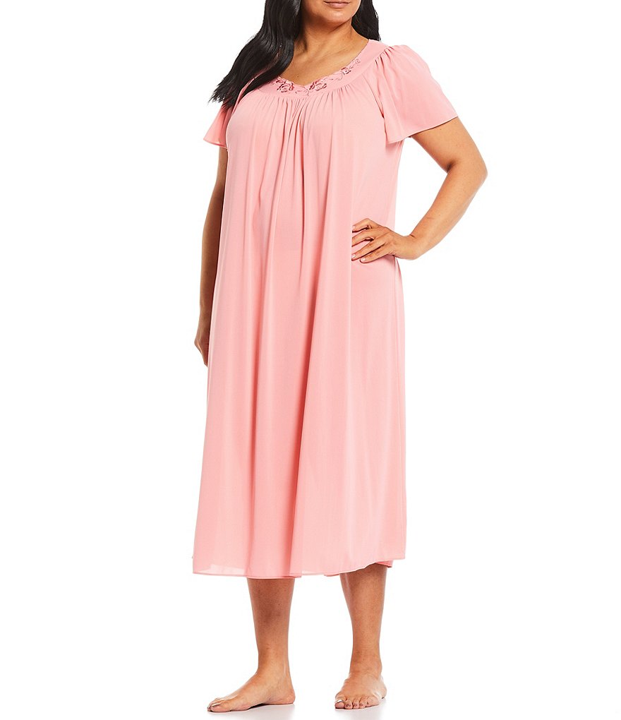 Miss Elaine Plus Short-Sleeve Long Gown