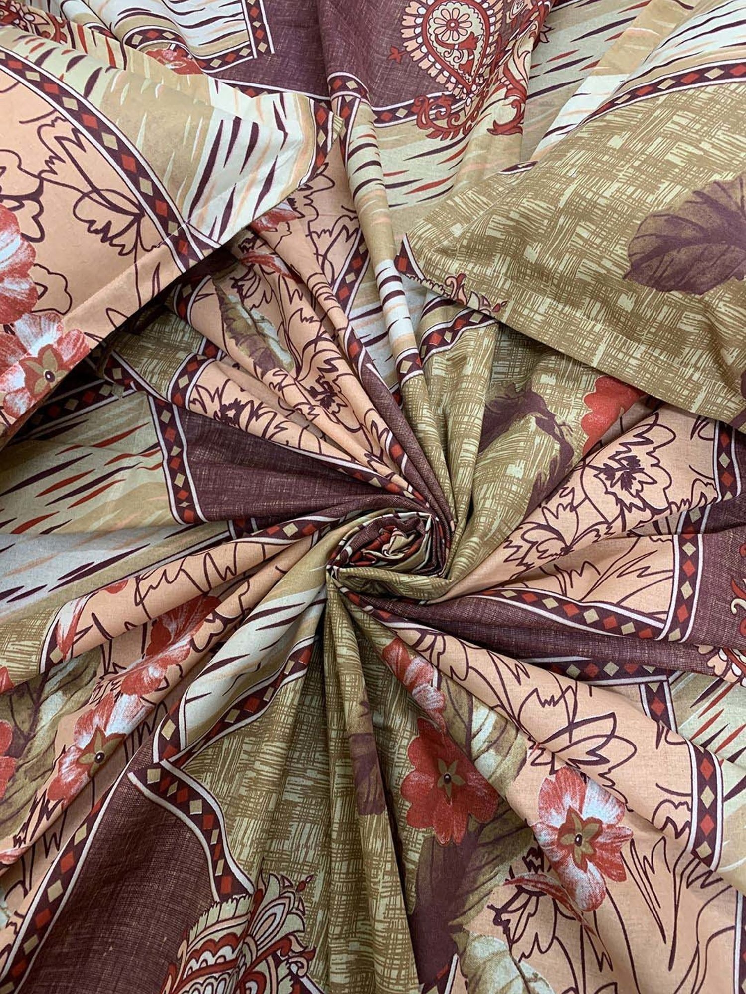 BELLA CASA Radiant Abstract Multicolor 150 TC Cotton Queen Bedsheet with 2 Pillow Covers