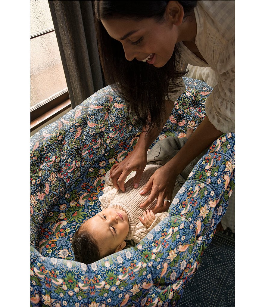 Aristot Strawberry Thief Upholstered Bassinet + Dondolo Rocking Base
