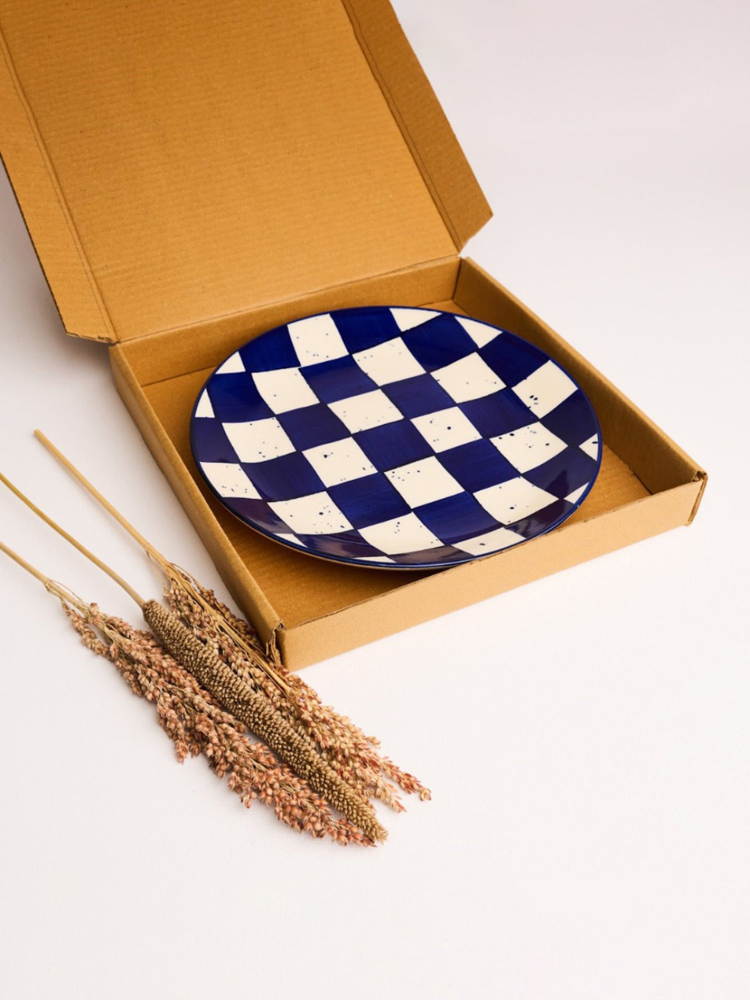 Nestasia Premium Quality Mandala Yellow Spiral Printed Square Shaped Ceramic Plate With Handle