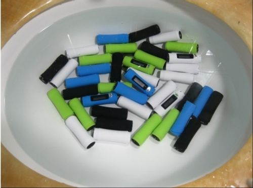 8GB 1.0 inch LCD Screen Waterproof FM Radio MP3 Player For Swimming Water Sports