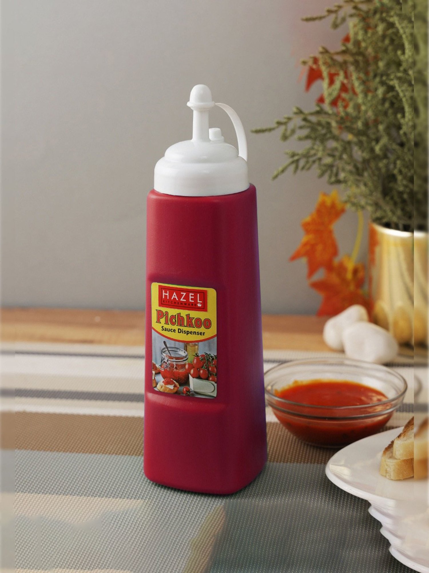 HAZEL Red Polypropylene Squeeze Bottle - Set of 4 (0.54L)