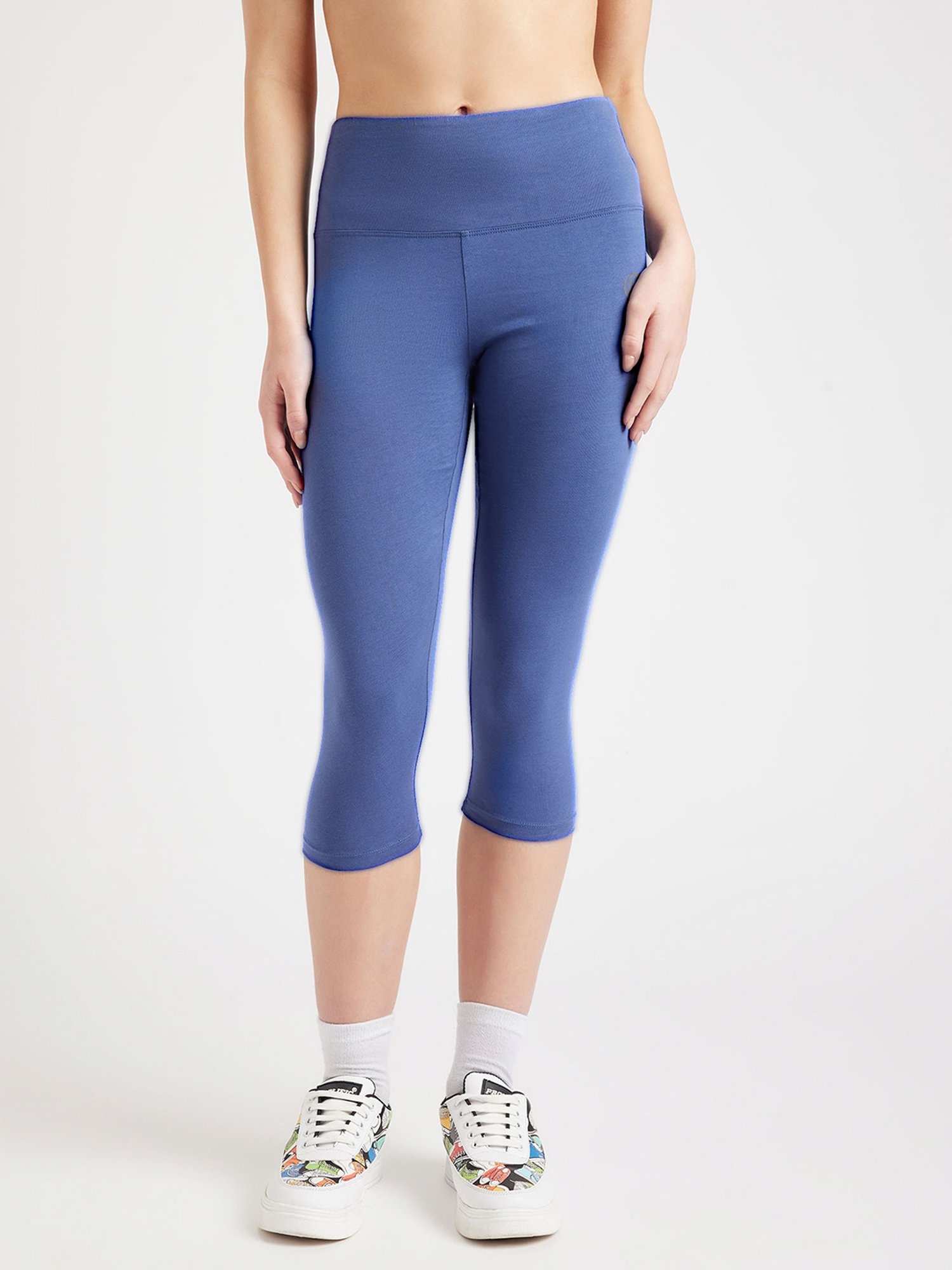 EDRIO Blue Lycra Skinny Fit Mid Rise Capris