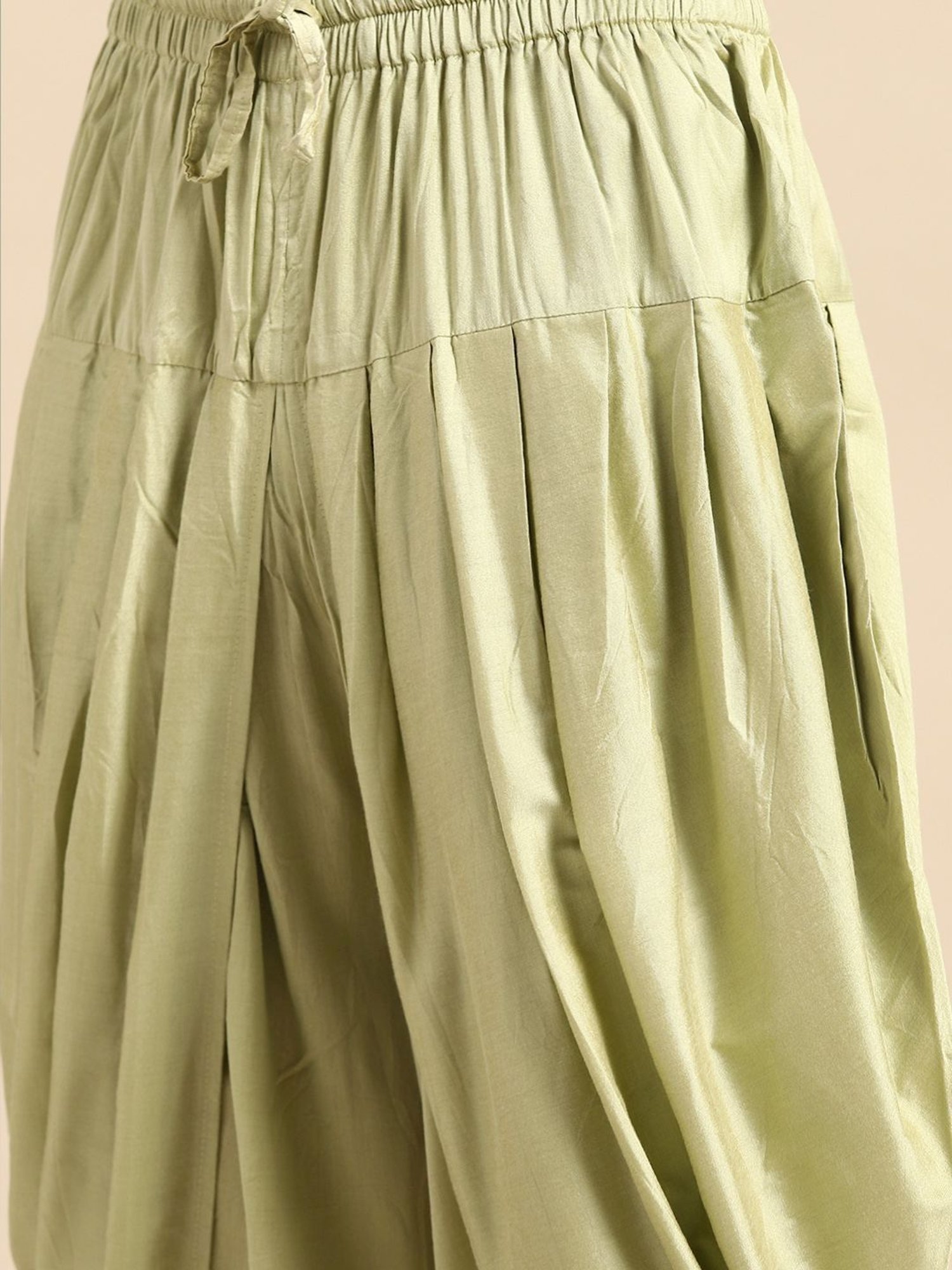 KISAH White & Green Regular Fit Self Pattern Kurta Set With Jacket