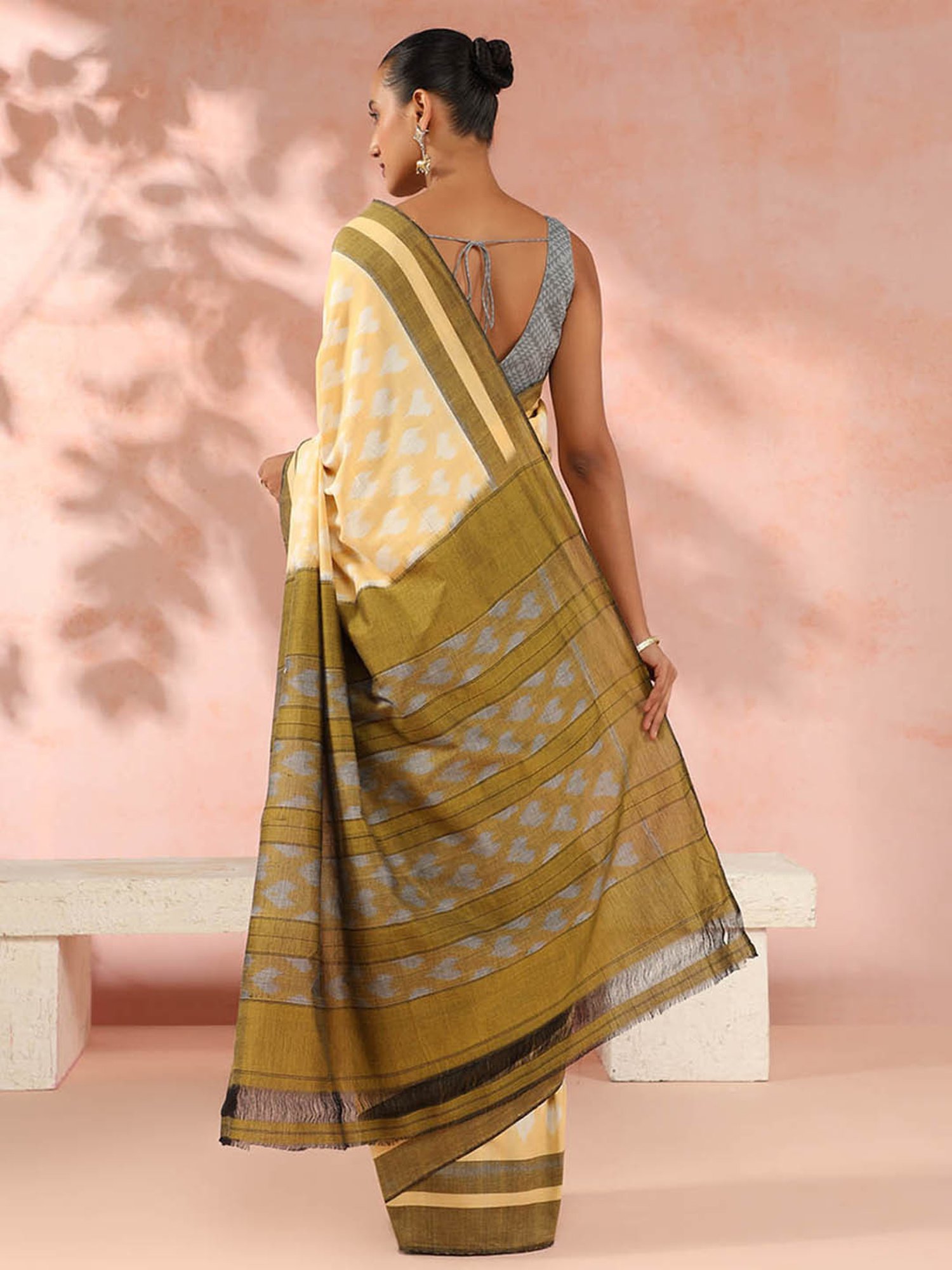 Taneira Yellow Cotton Printed Saree With Unstitched Blouse Piece