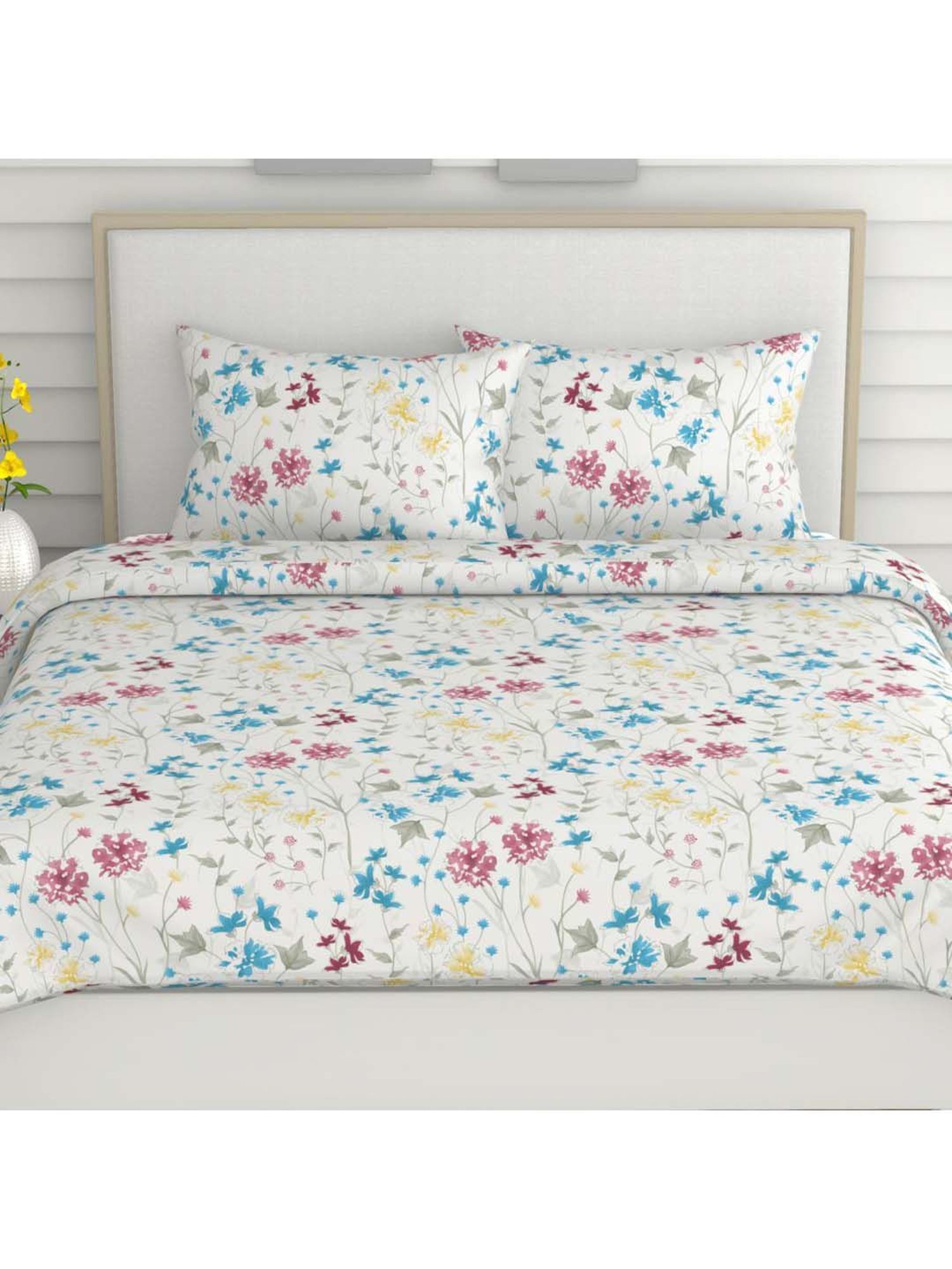 Haus & Kinder Multicolor Cotton 186 TC King Bedsheet with 2 Pillow Covers