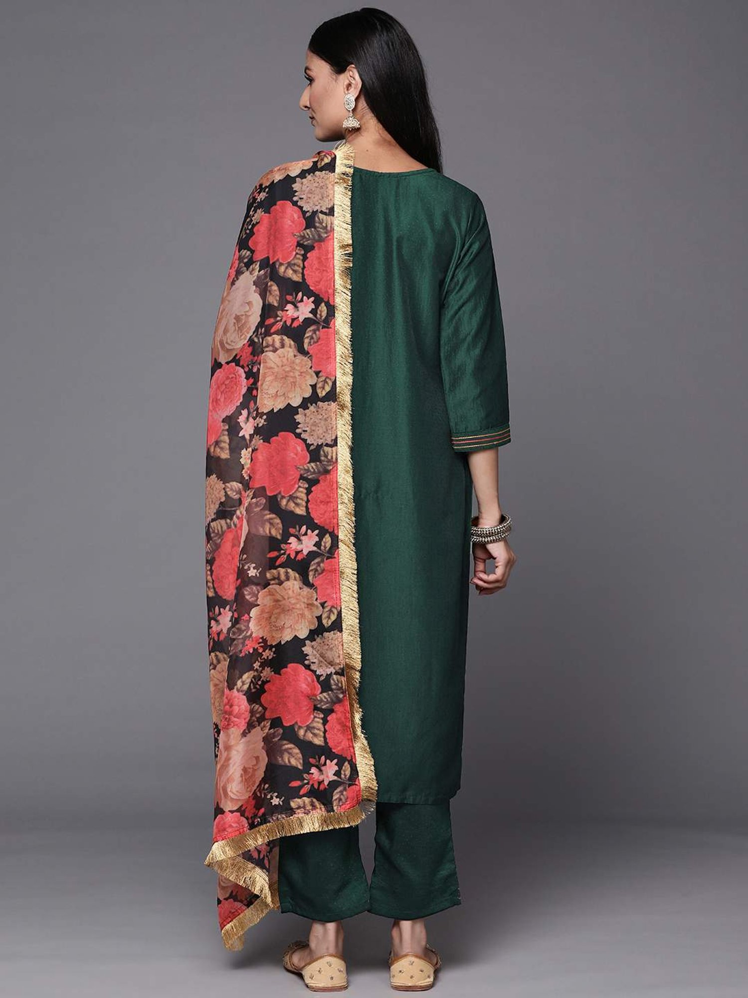 Varanga Green Embroidered Kurta Pant Set With Dupatta