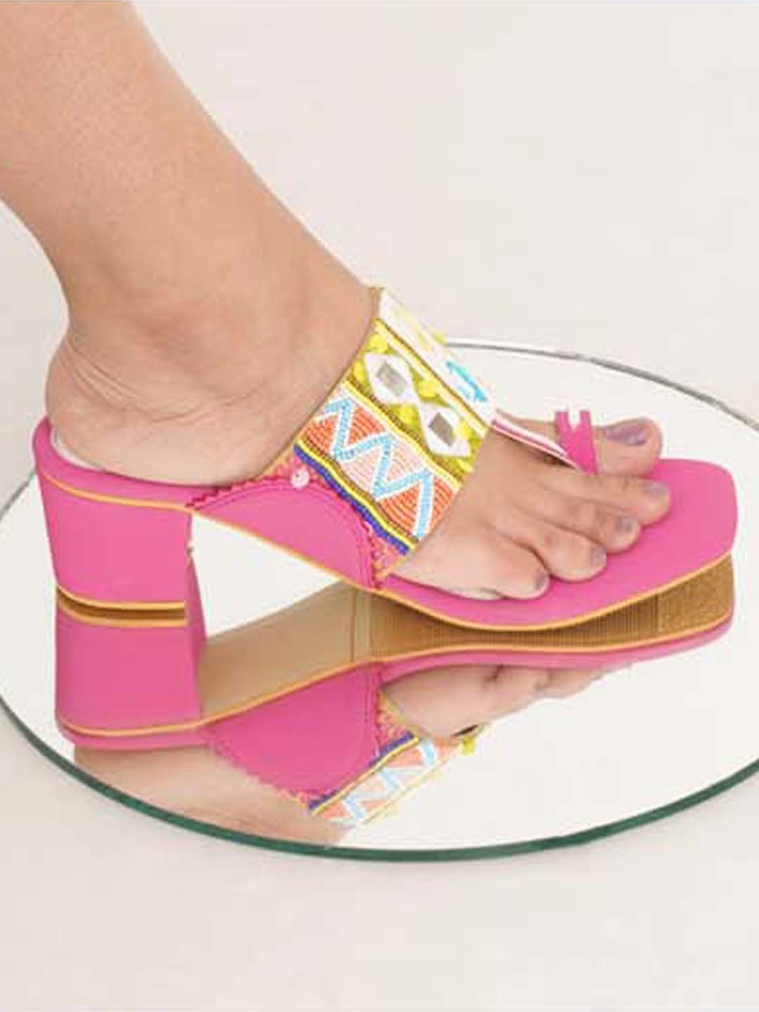Sole House Women's Pink Toe Ring Sandals