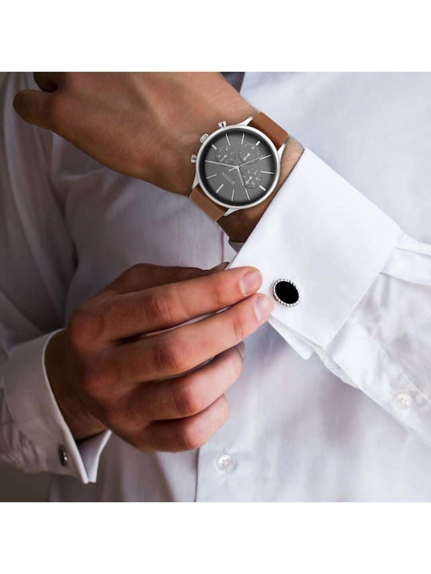 Titan Light Leathers NS90134SL01 Analog Watch for Men