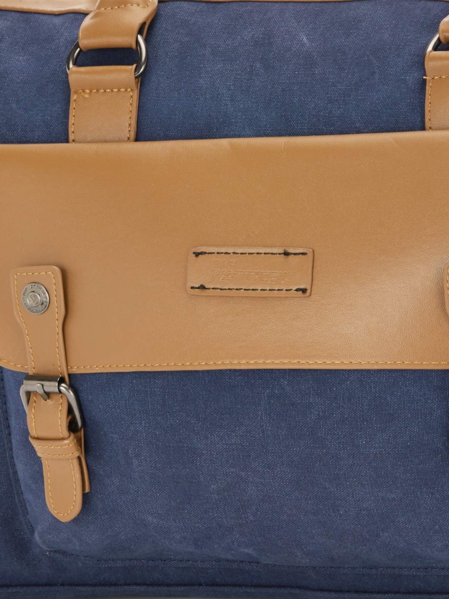 The Vertical Mobilize Blue Medium Messenger Bag